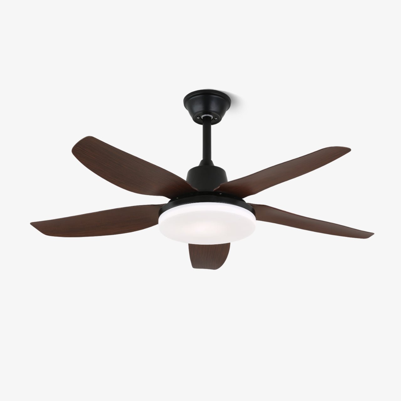 Plafonnier ventilateur Luvo moderne en bois avec pales en bois de noyer et corps noir