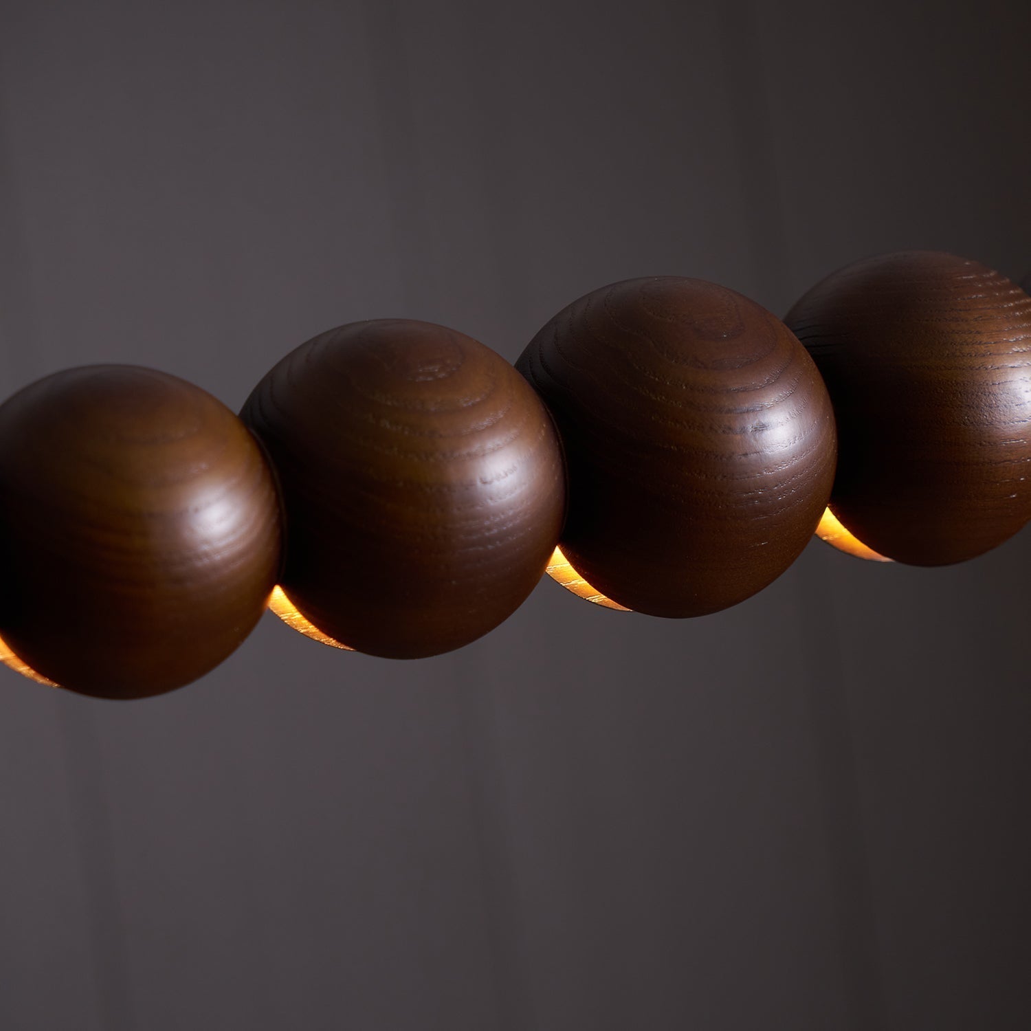 Arbor Chandelier Minimaliste en Bois Noyer - Neutralighting