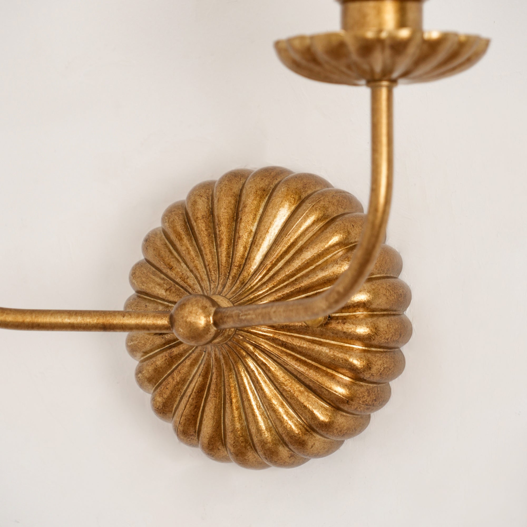 Axiom Applique Murale en Métal Doré Antique et Tissu Industriel Vintage - Neutralighting