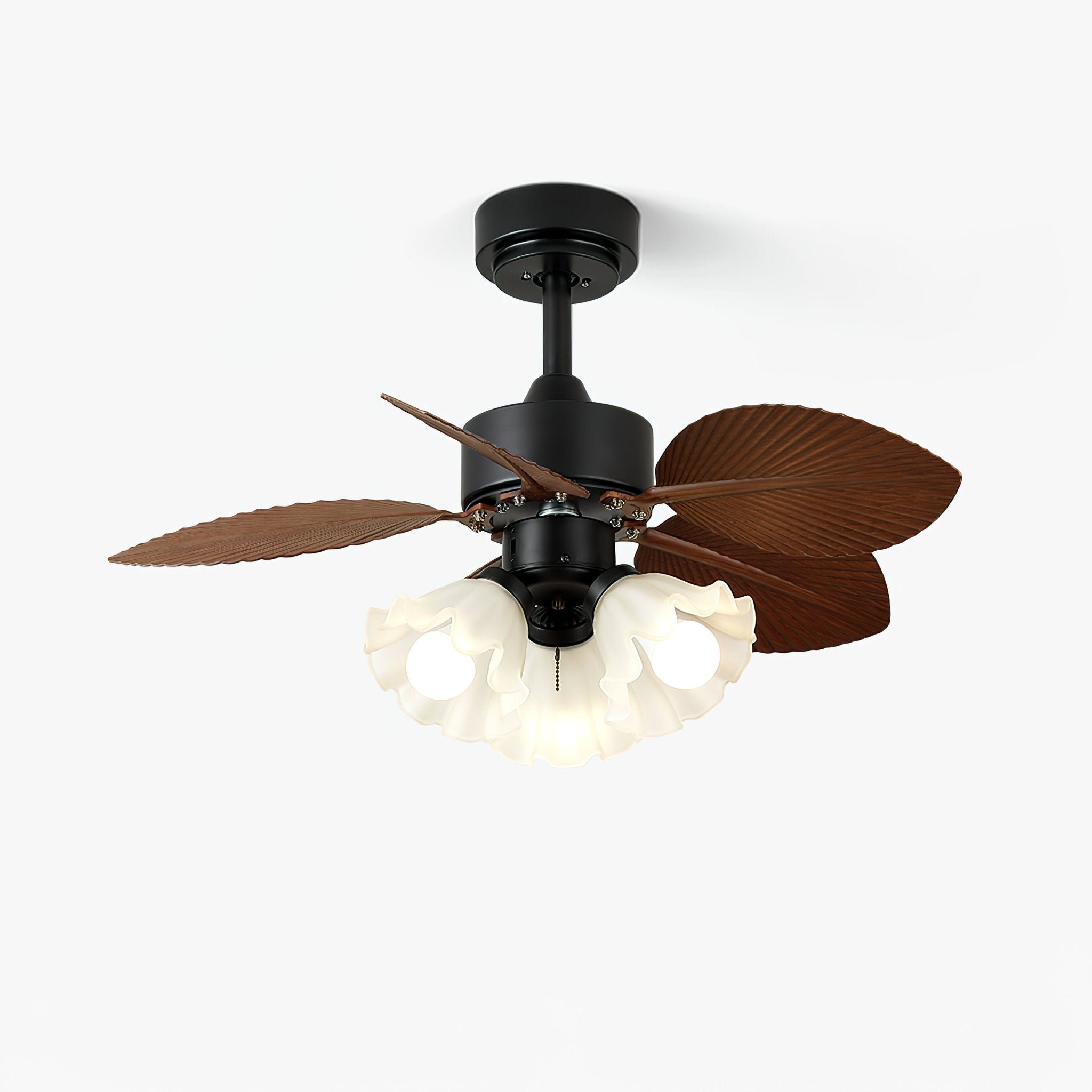 Ventilateur de plafond Rosalyn en bois vintage avec pales et abat-jour en verre.