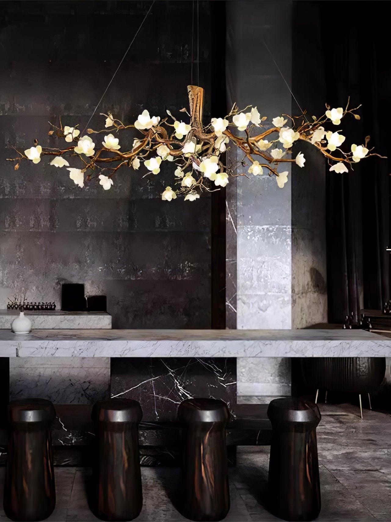 Avaros Lustre en céramique et laiton de luxe postmoderne avec branches fleuries - Neutralighting