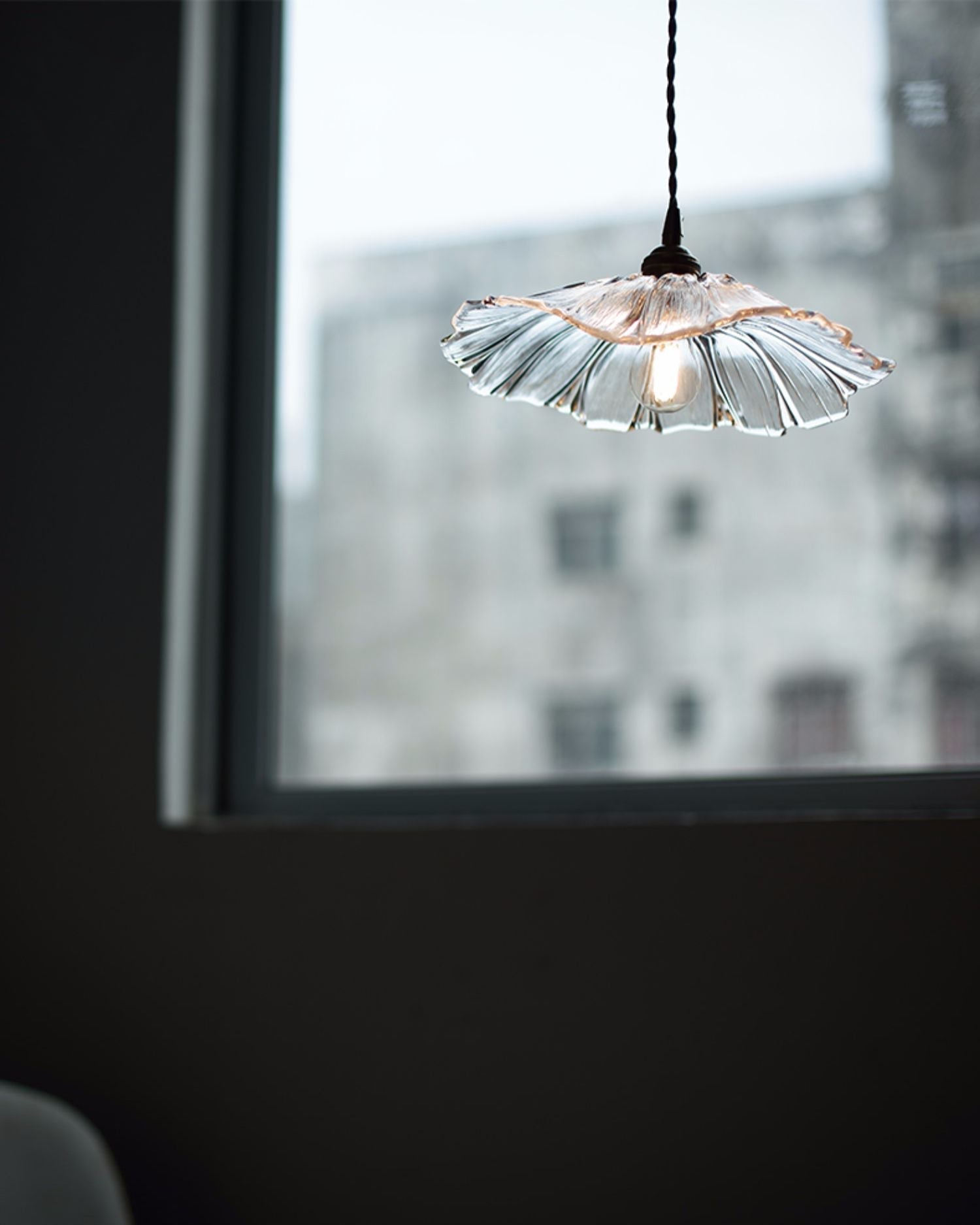 Aurvarira Suspension Art Laiton Verre Moderne Minimaliste - Neutralighting