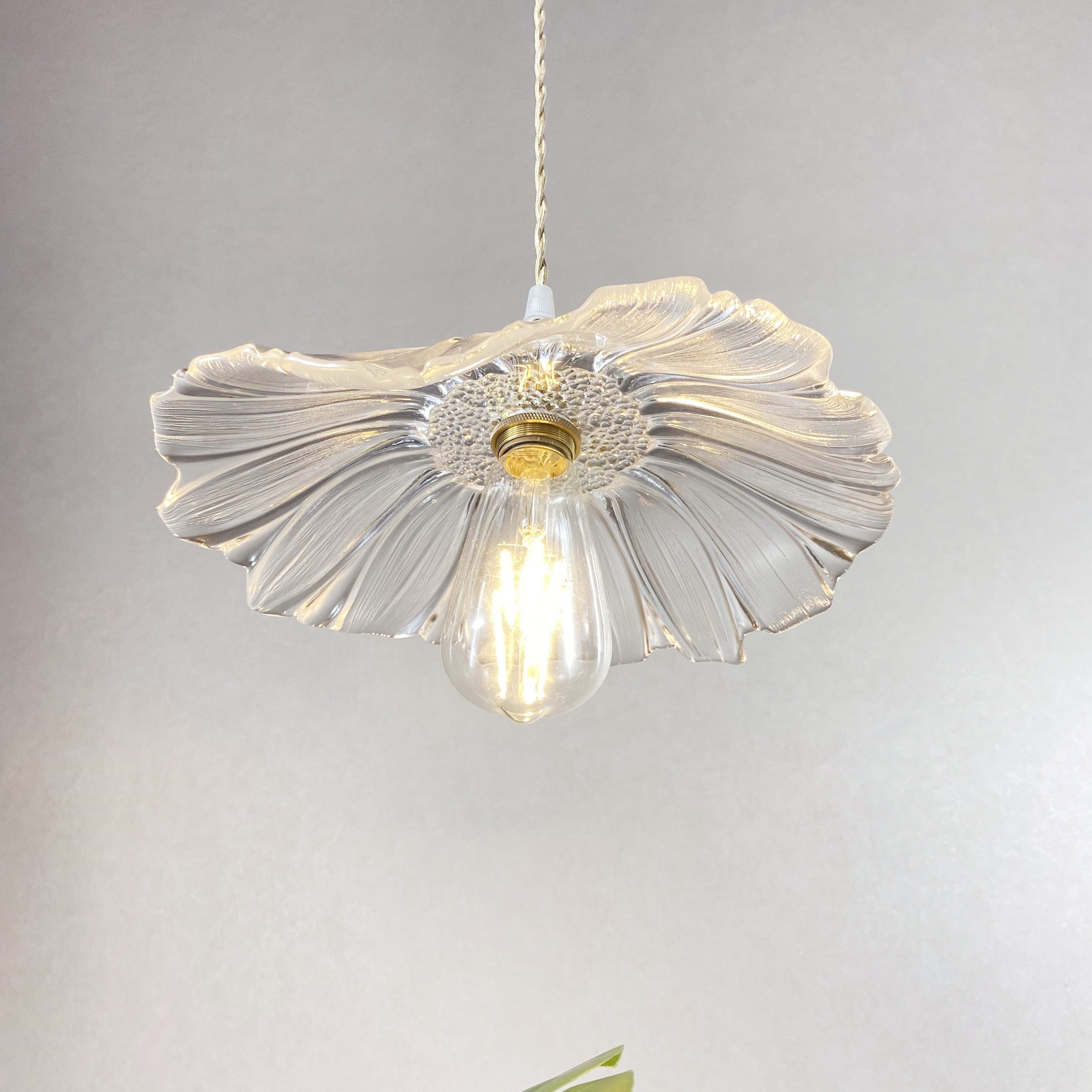 Aurvarira Suspension Art Laiton Verre Moderne Minimaliste - Neutralighting