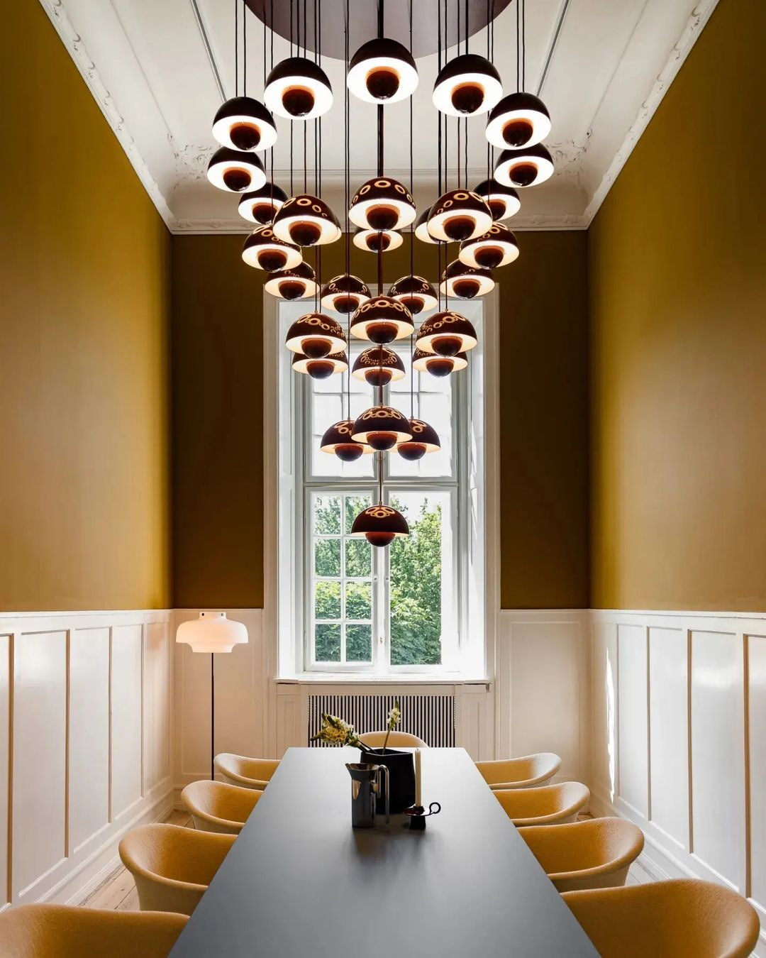 Flowerpot Chandelier - Neutralighting