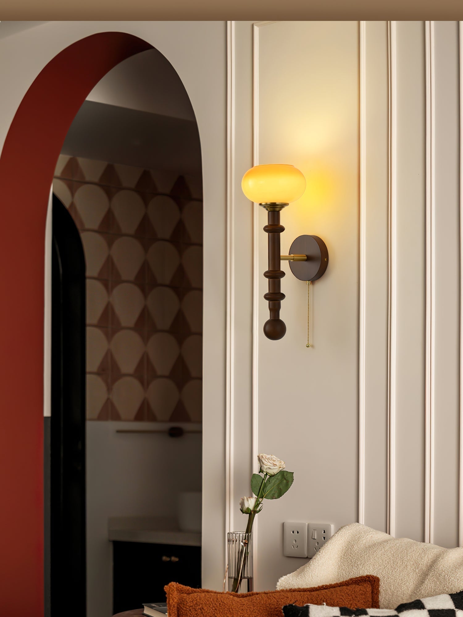 Hilda Roma Elegance Wood Sconce Wall lamp - Neutralighting