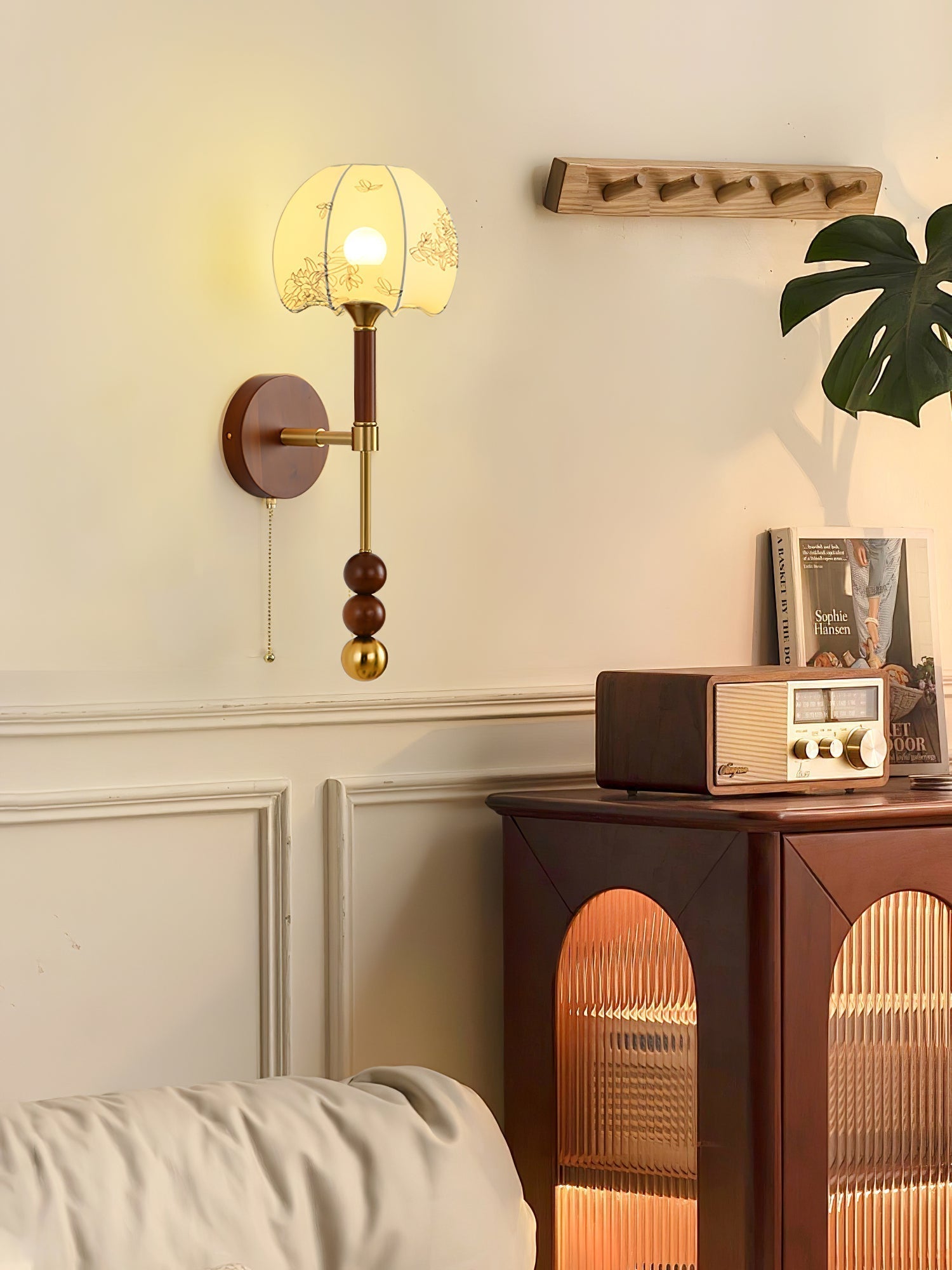 Hilda Roma Elegance Wood Sconce Wall lamp - Neutralighting