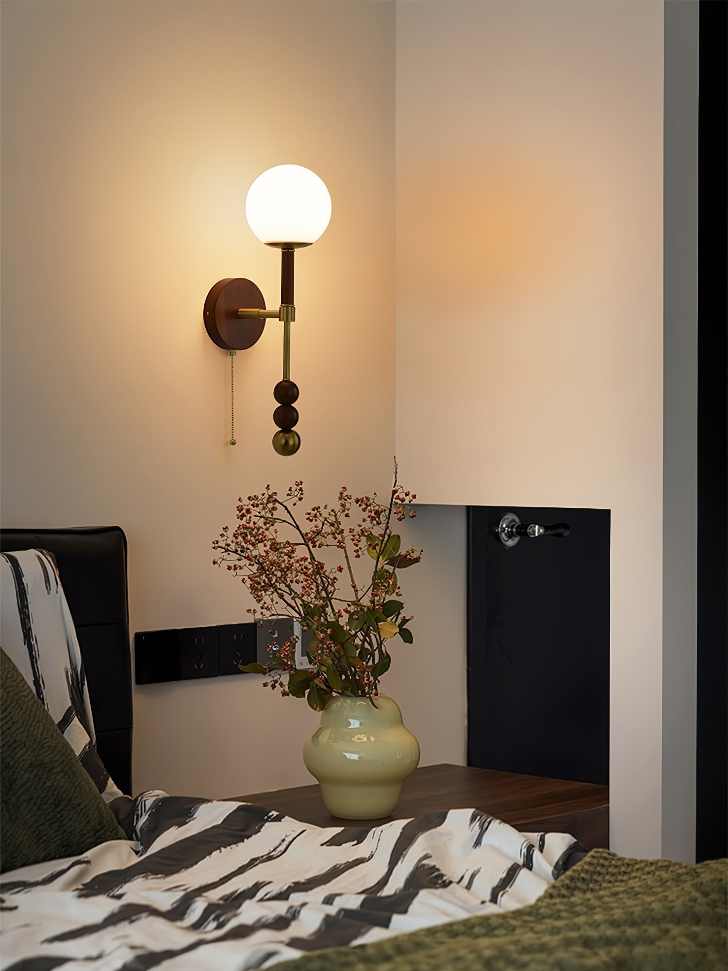 Hilda Roma Elegance Wood Sconce Wall lamp - Neutralighting