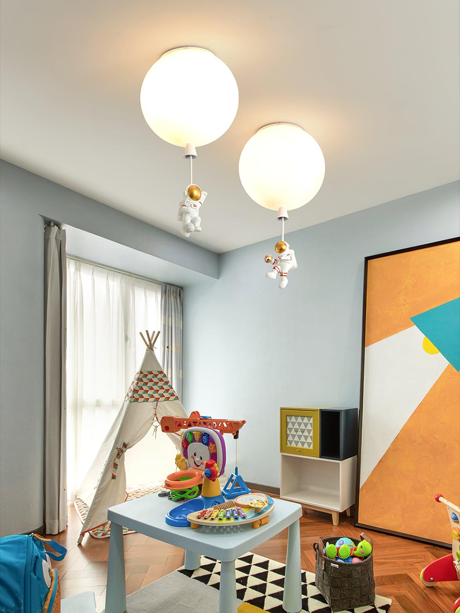 Solara Lampe Plafonnier Acrylique Ballon Astronaute - Neutralighting