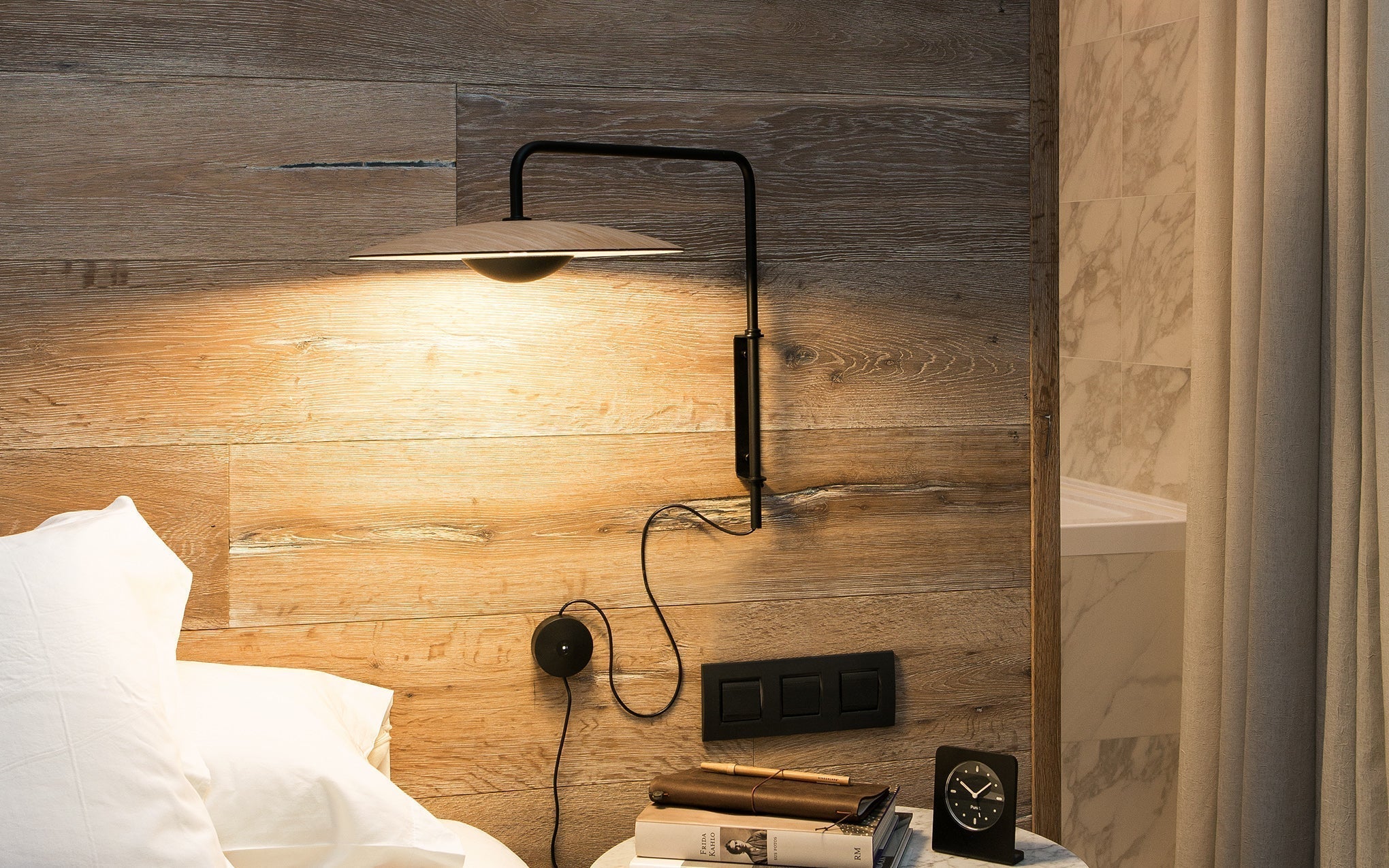 Abnormal Classic Modern Minimalist Plug-In Wall Lamp - Neutralighting