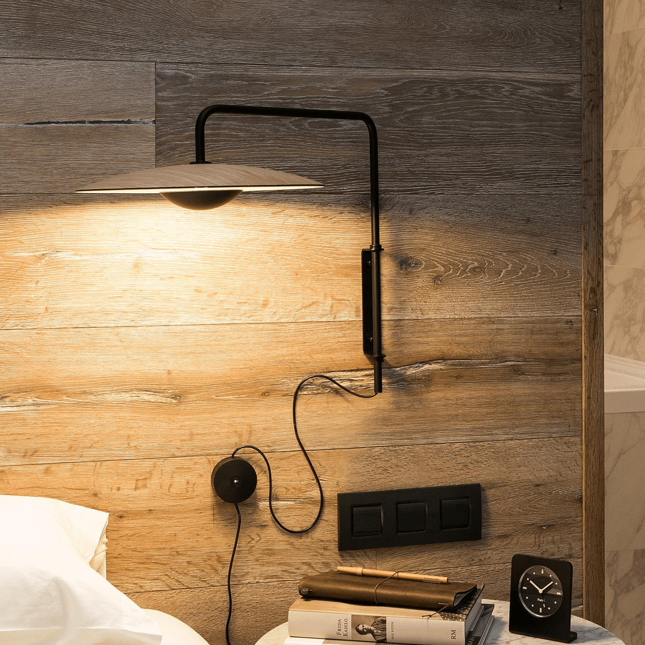 Abnormal Classic Modern Minimalist Plug-In Wall Lamp - Neutralighting