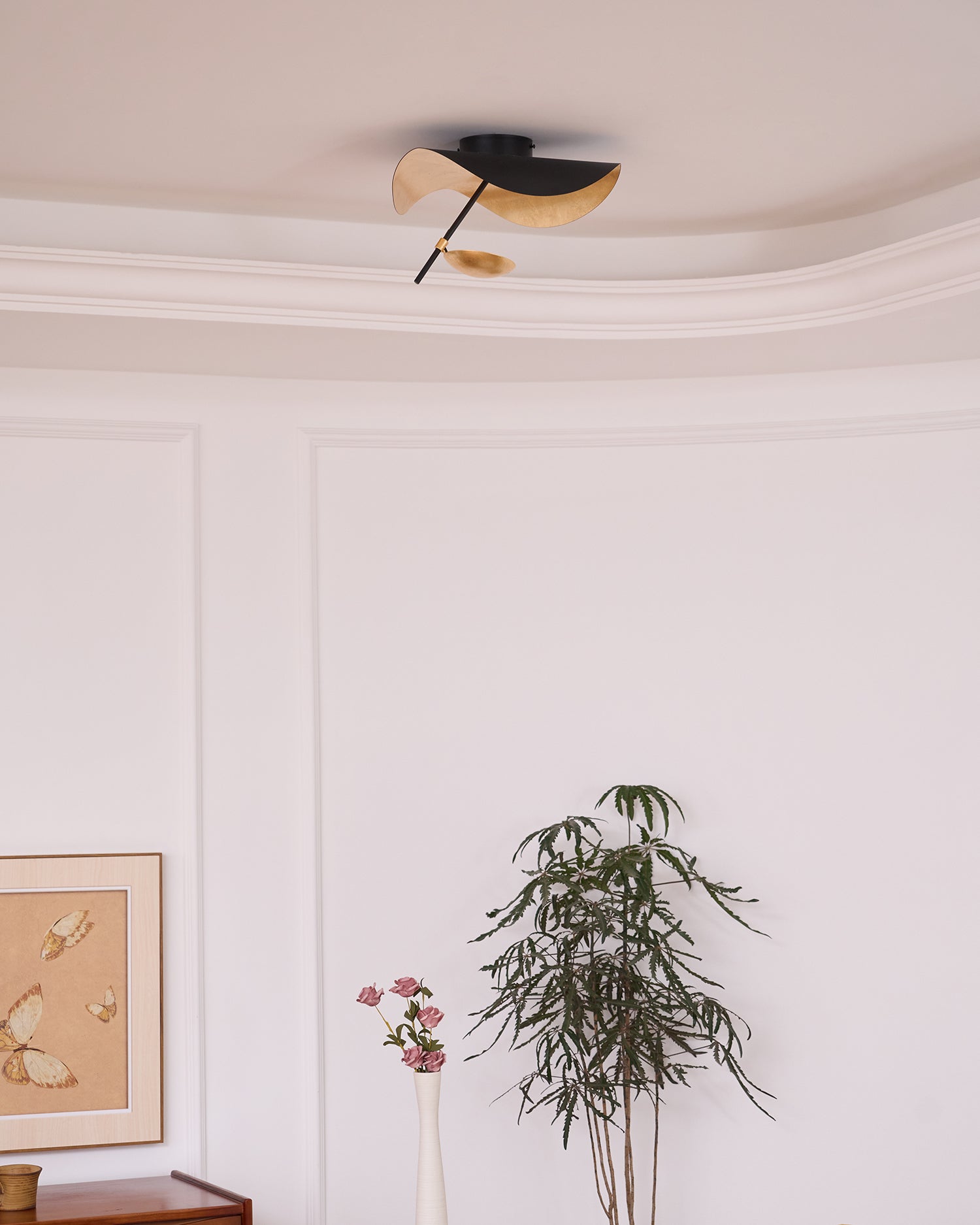 Solara Plafonnier Abat-jour Courbé et Intérieur Doré - Neutralighting