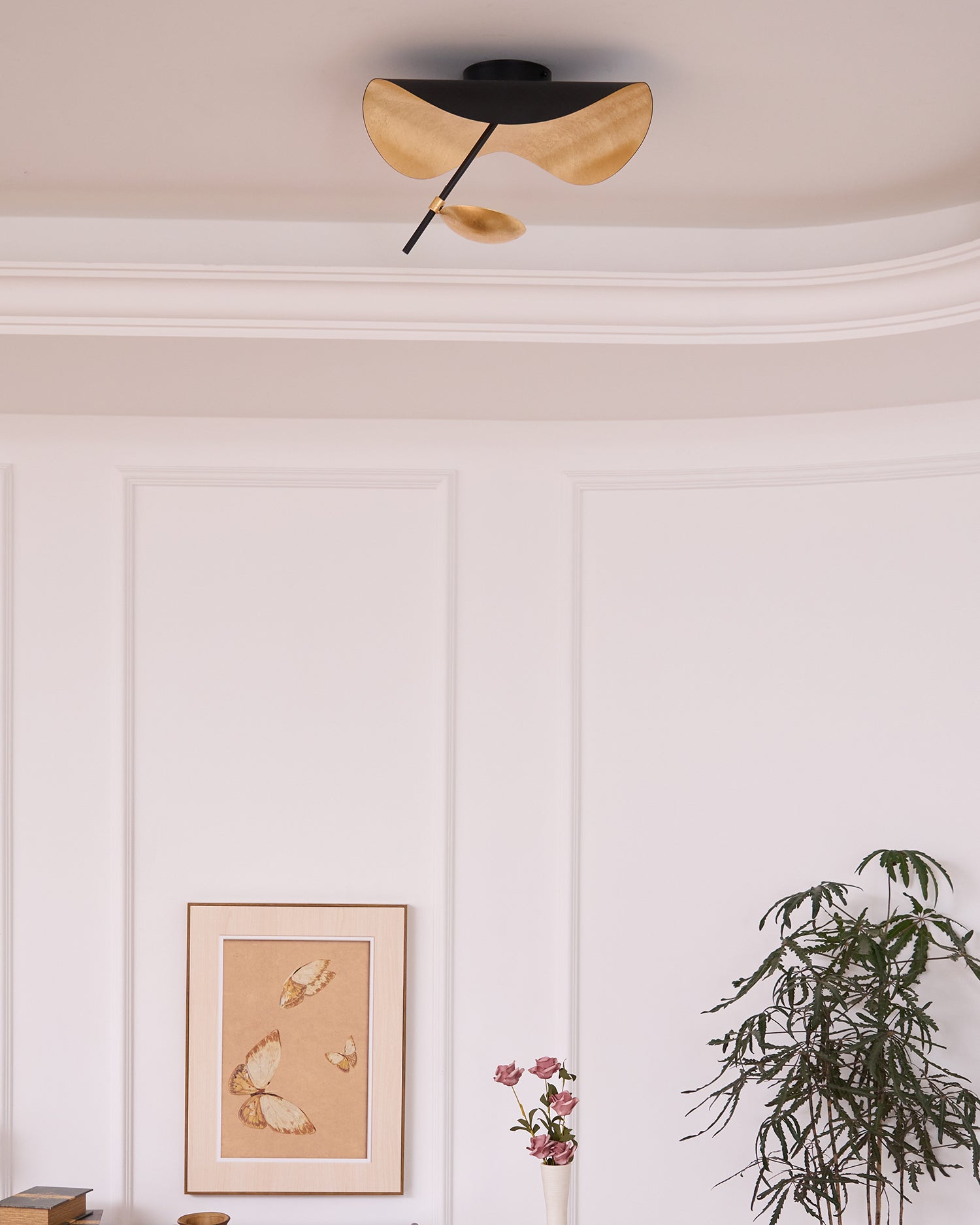 Solara Plafonnier Abat-jour Courbé et Intérieur Doré - Neutralighting