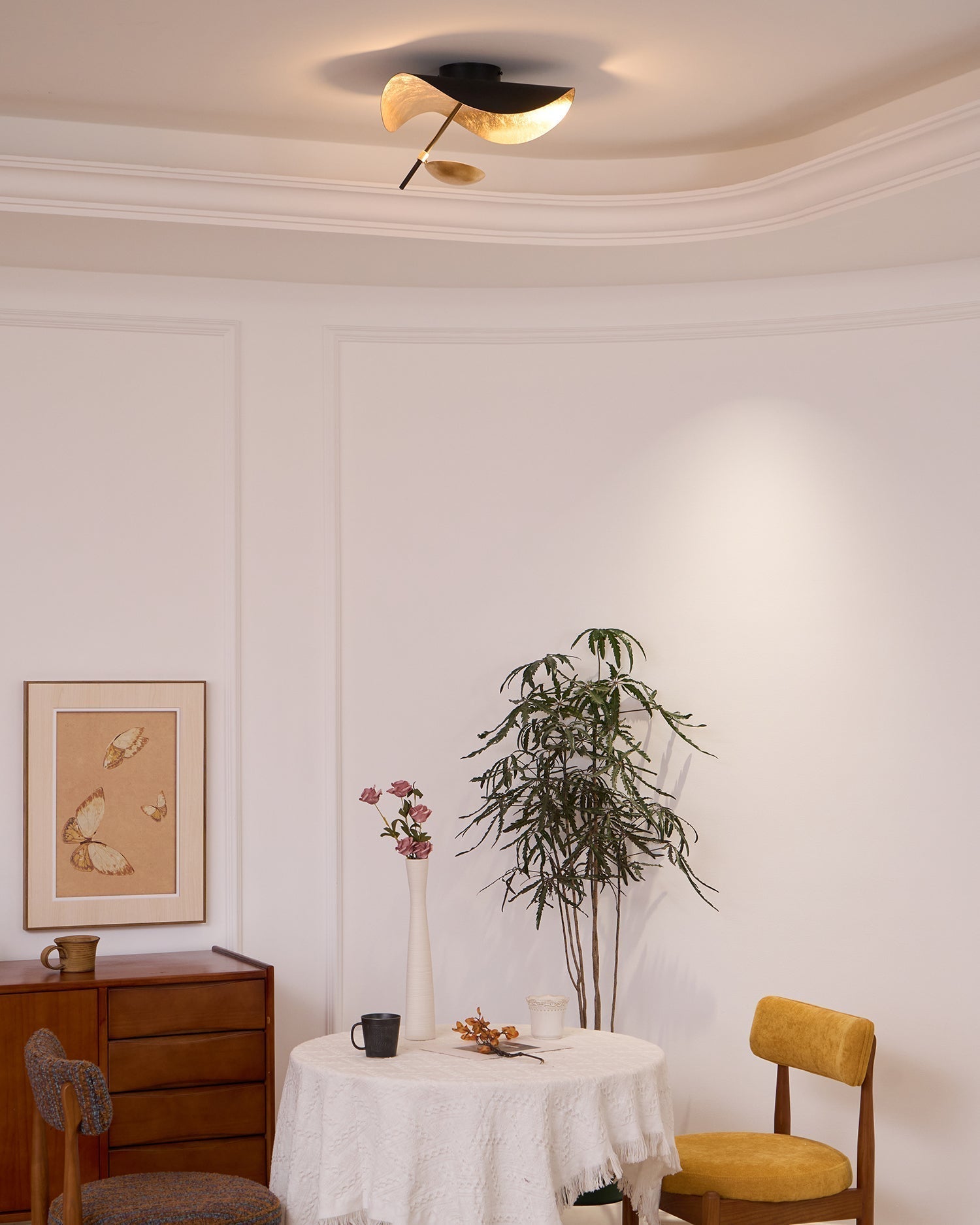 Solara Plafonnier Abat-jour Courbé et Intérieur Doré - Neutralighting