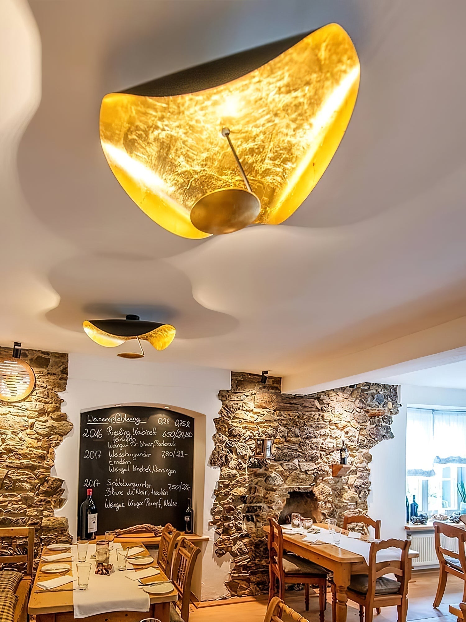 Solara Plafonnier Abat-jour Courbé et Intérieur Doré - Neutralighting