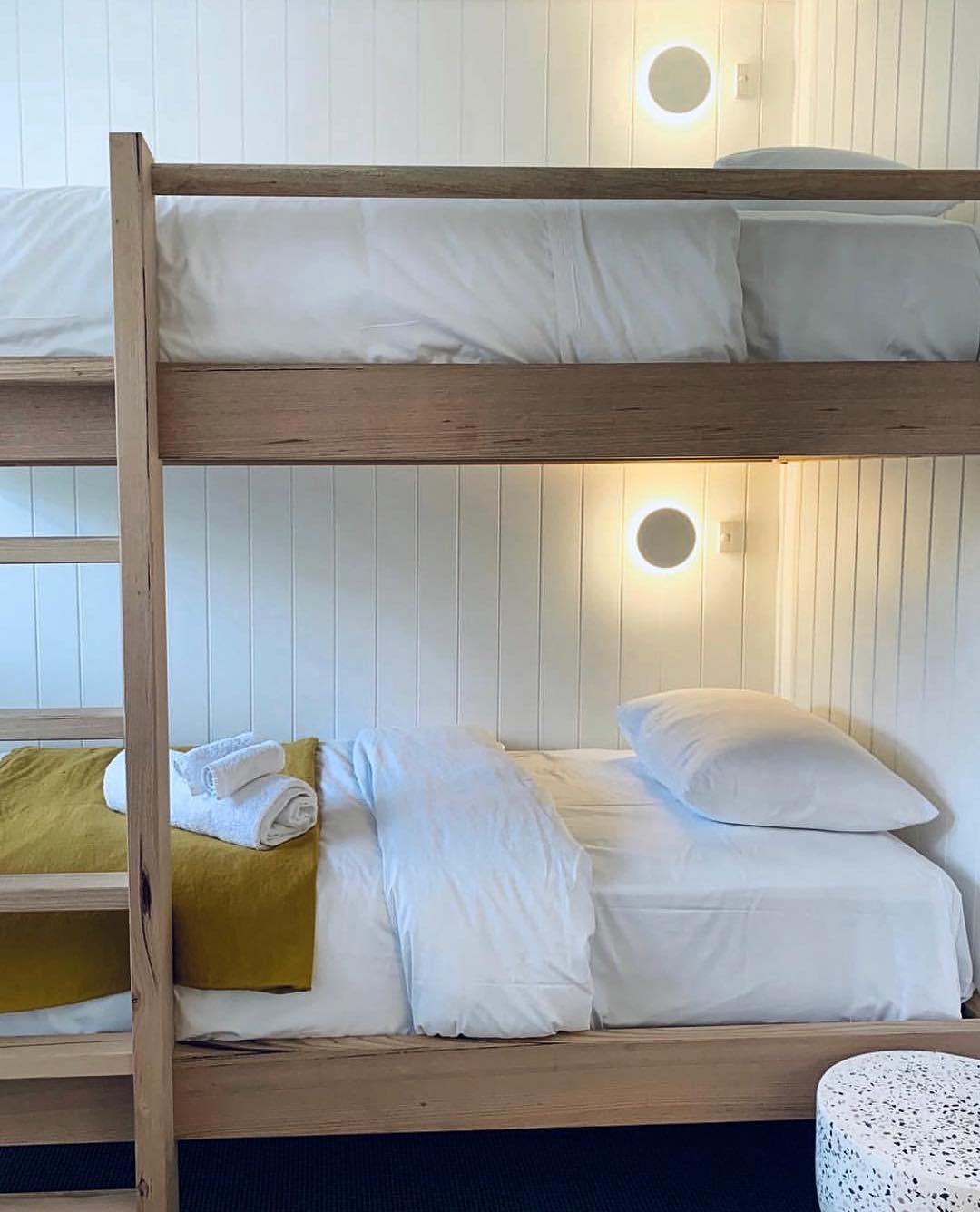 Tivral Lampe Murale Minimaliste en Laiton - Neutralighting