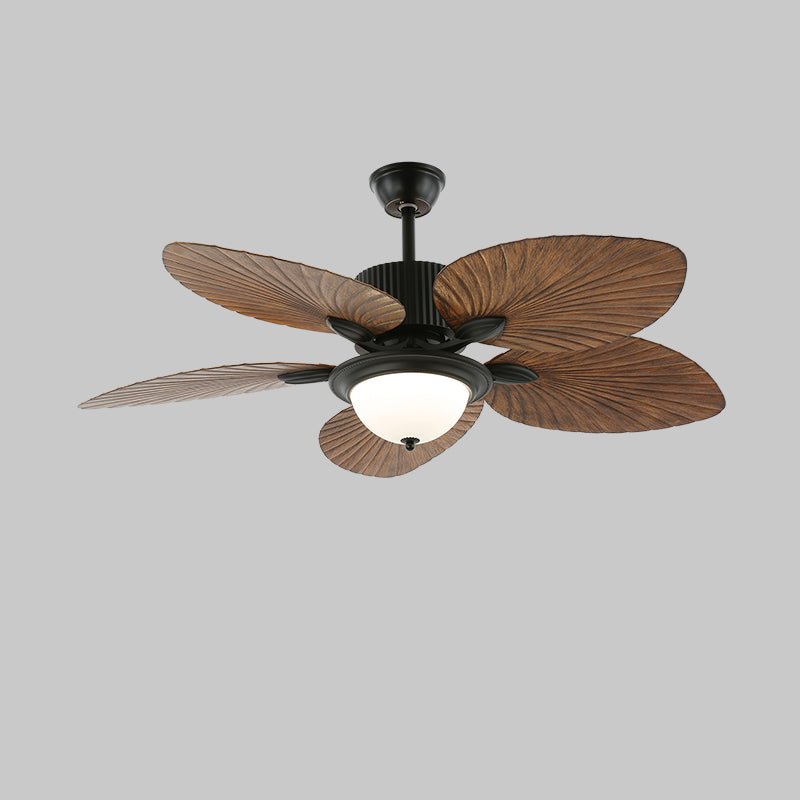 Plafonnier ventilateur Virel en bois tropical avec lumière allumée