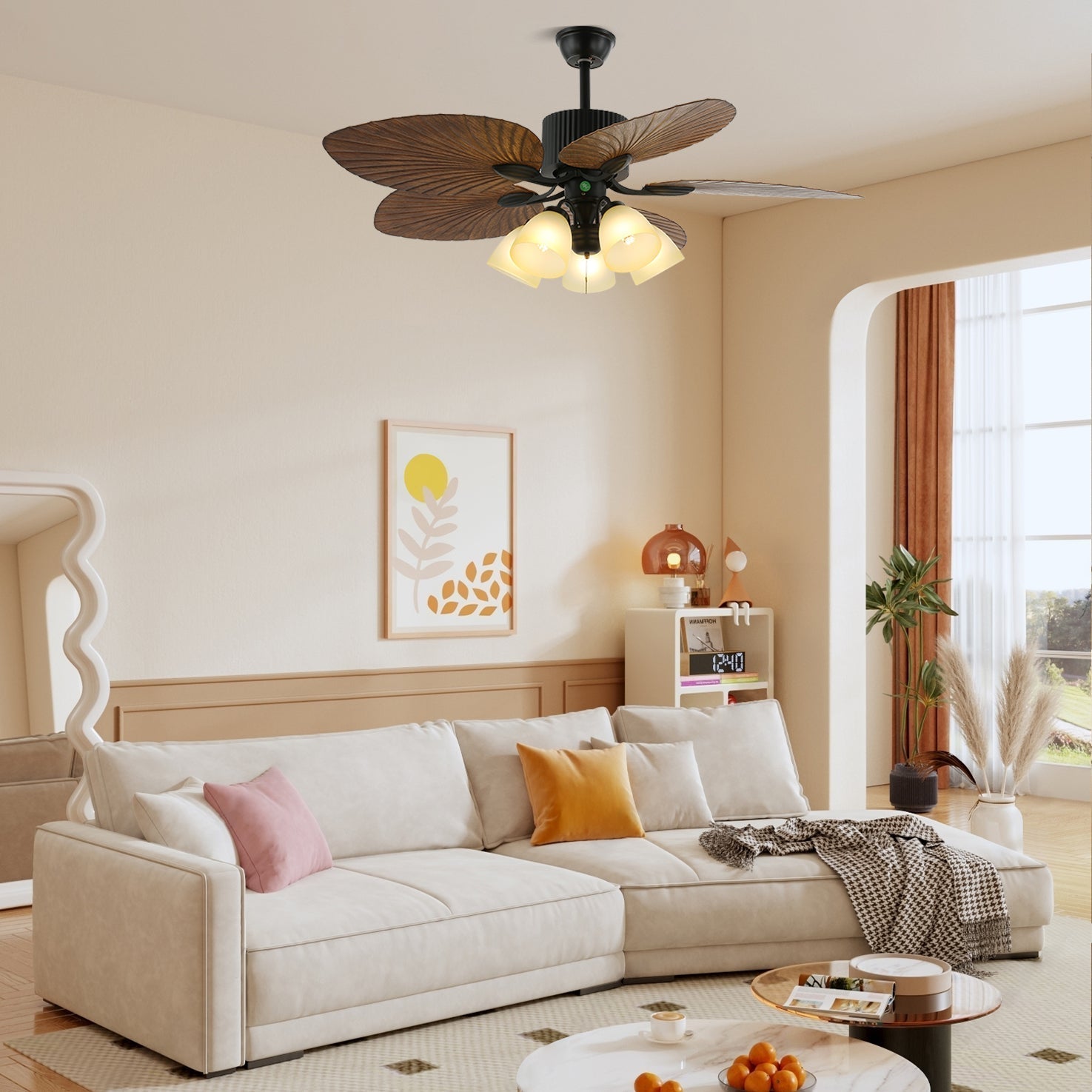 Gros plan sur les pales du plafonnier ventilateur Virel en bois tropical