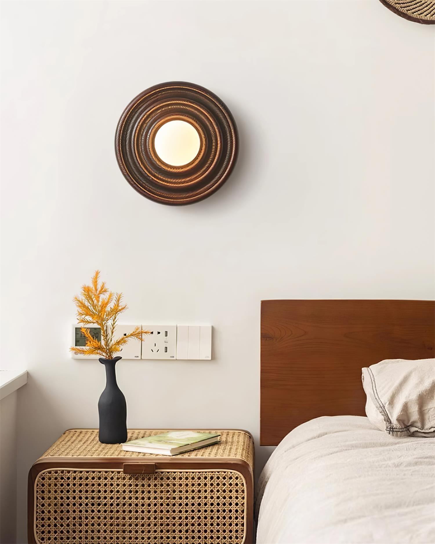 Lumoran Applique murale Ripple avec corps en bois de frêne et abat-jour en verre - Neutralighting