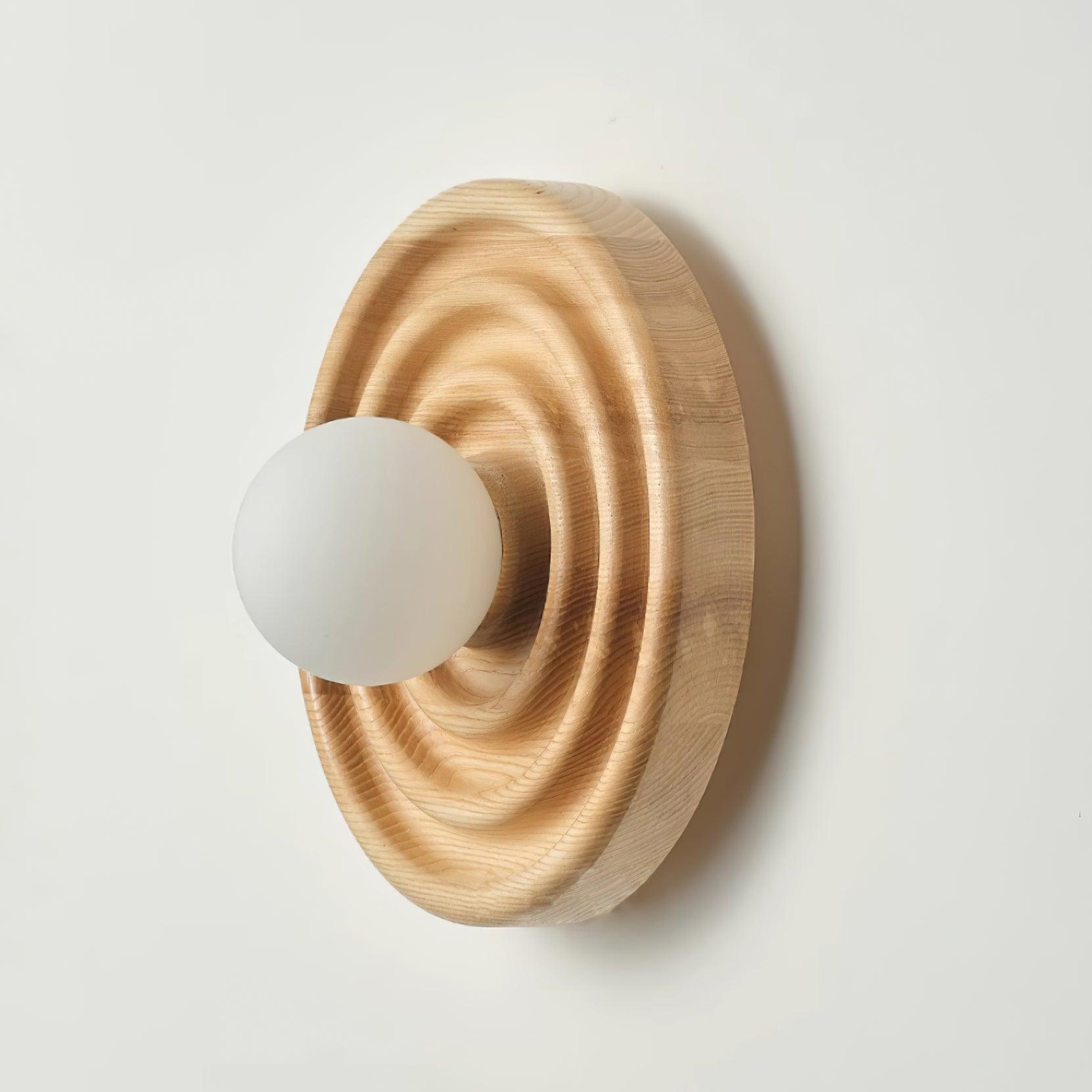 Lumoran Applique murale Ripple avec corps en bois de frêne et abat-jour en verre - Neutralighting