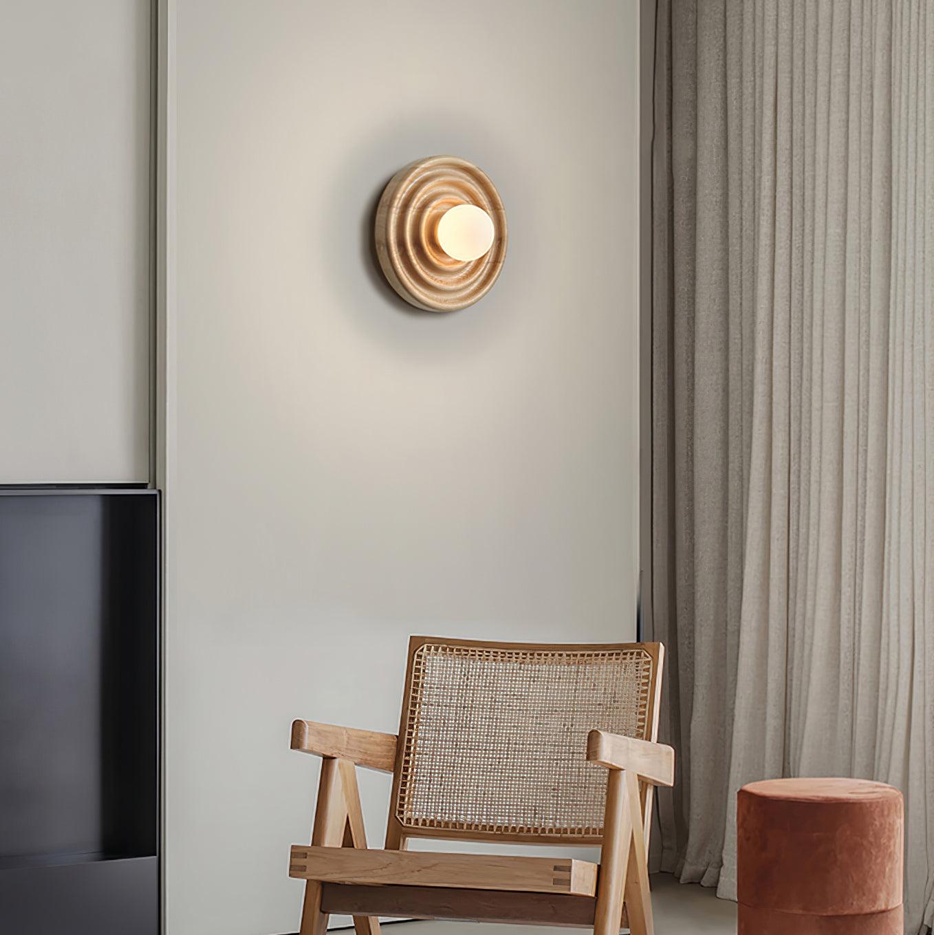 Lumoran Applique murale Ripple avec corps en bois de frêne et abat-jour en verre - Neutralighting