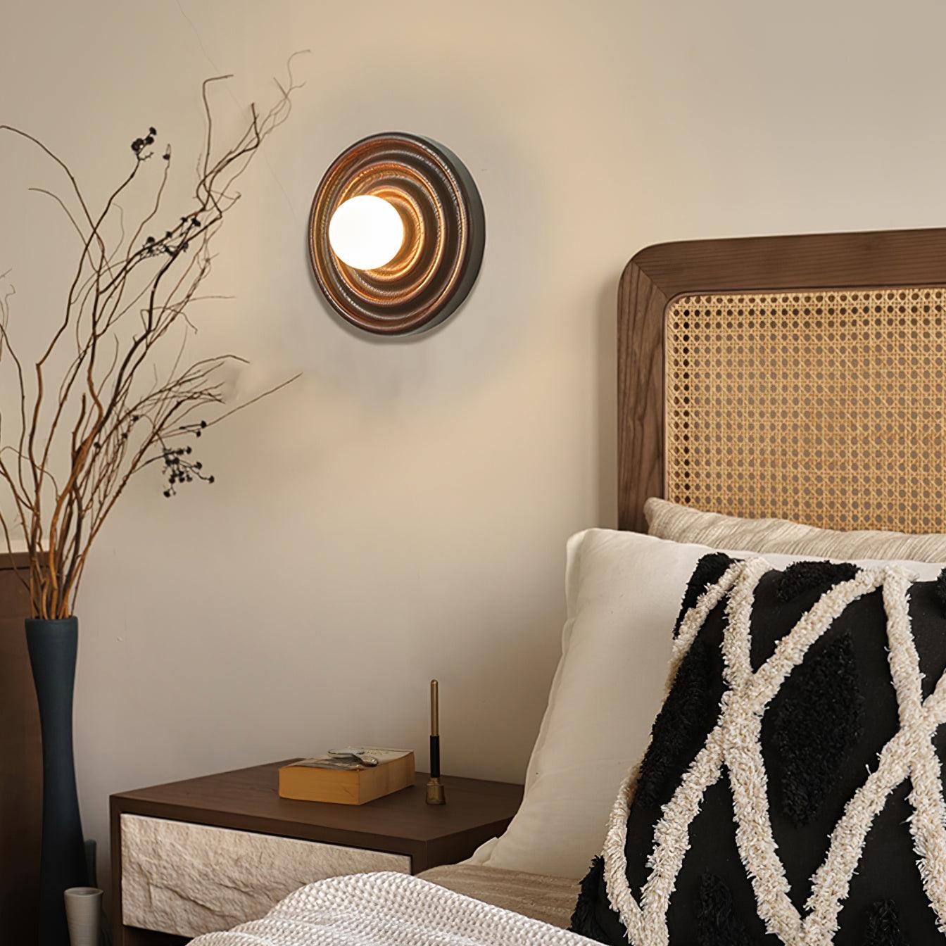 Lumoran Applique murale Ripple avec corps en bois de frêne et abat-jour en verre - Neutralighting