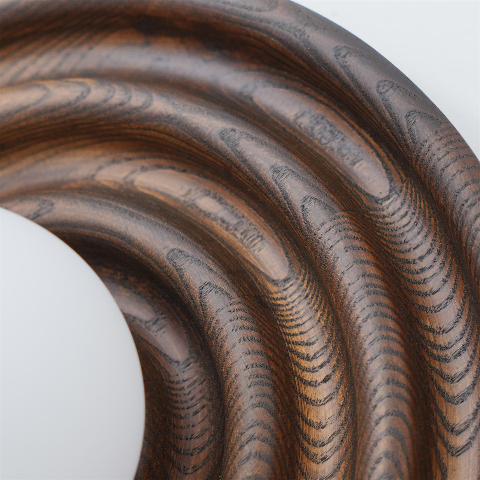Lumoran Applique murale Ripple avec corps en bois de frêne et abat-jour en verre - Neutralighting