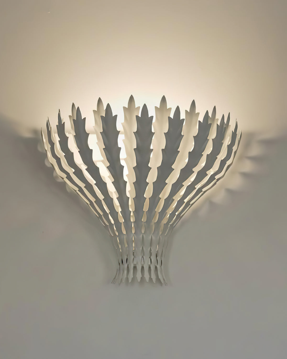 Wall Light Handmade Leaf Motif Body Elegant Sconce - Letslighting