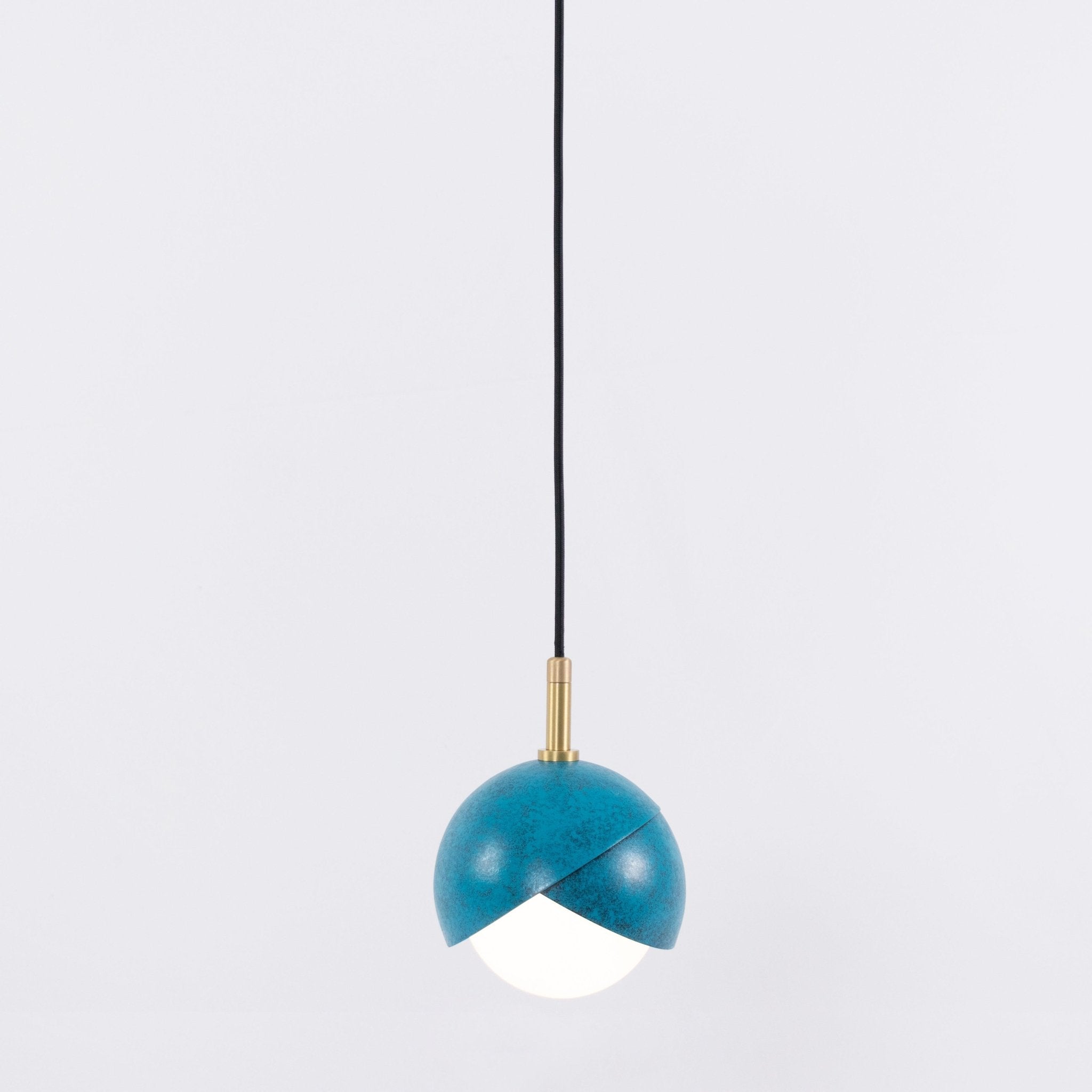 Solara Lampe Suspendue en Laiton Globe Opale Emboîté Moderne - Neutralighting