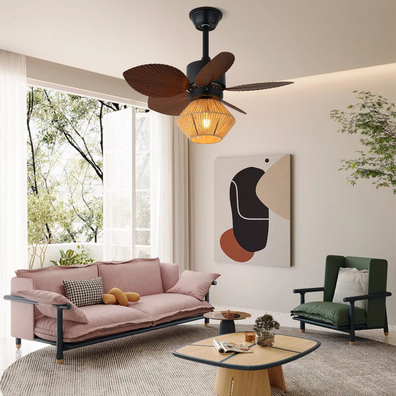 Gros plan de l'abat-jour en corde de chanvre du plafonnier ventilateur Solaya en rotin