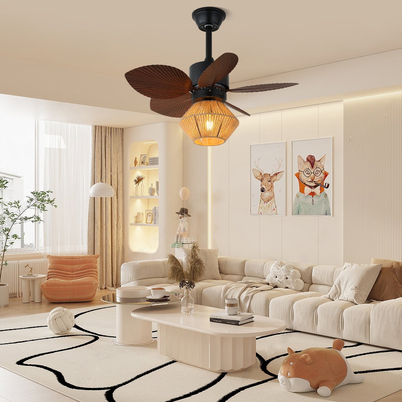 Plafonnier ventilateur Solaya en rotin tropical dans un salon