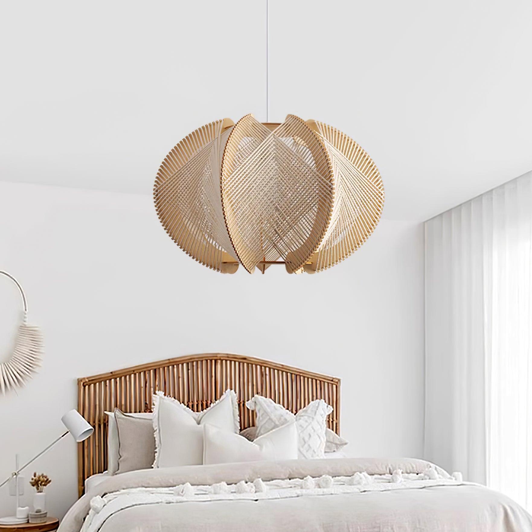 Novan Suspension avec abat-jour en tissu, structure en bois et détails en fil métallique - Neutralighting