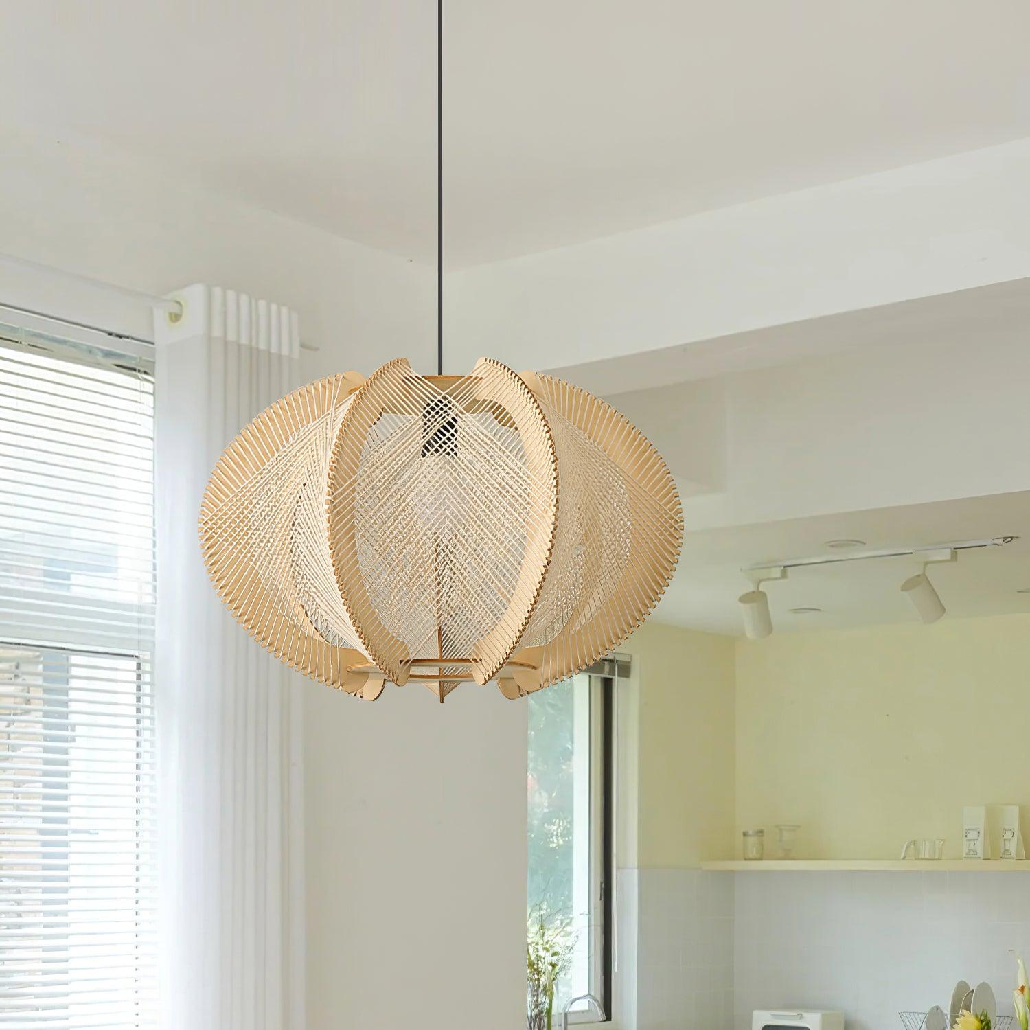 Novan Suspension avec abat-jour en tissu, structure en bois et détails en fil métallique - Neutralighting