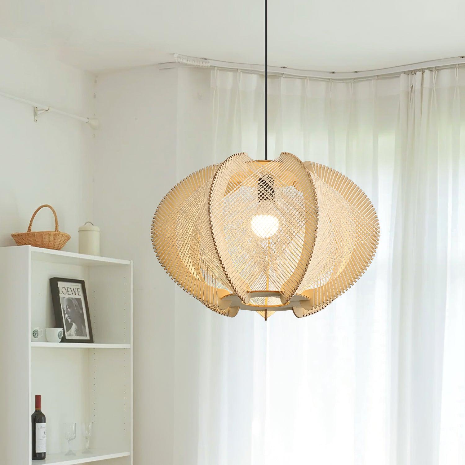 Novan Suspension avec abat-jour en tissu, structure en bois et détails en fil métallique - Neutralighting