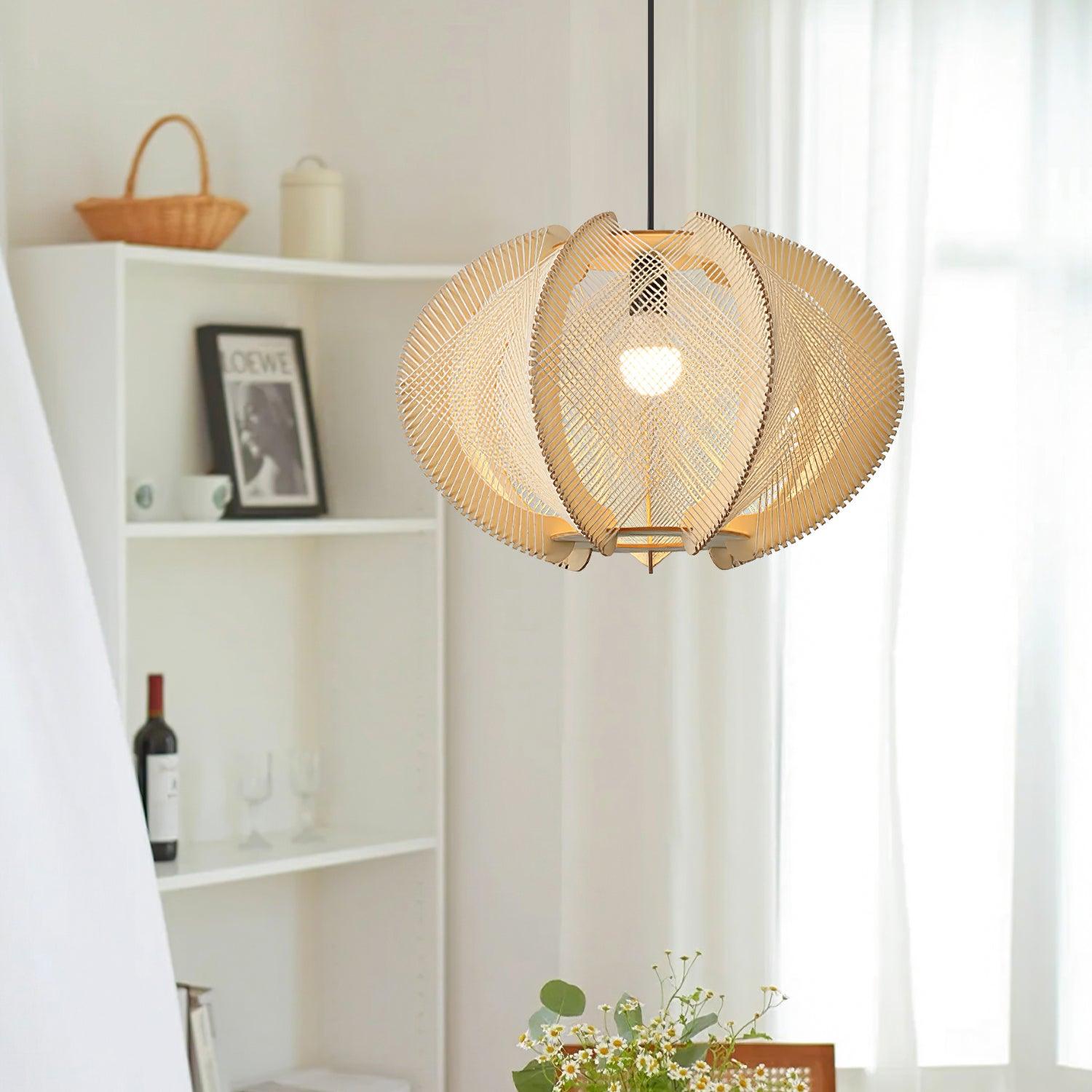 Novan Suspension avec abat-jour en tissu, structure en bois et détails en fil métallique - Neutralighting