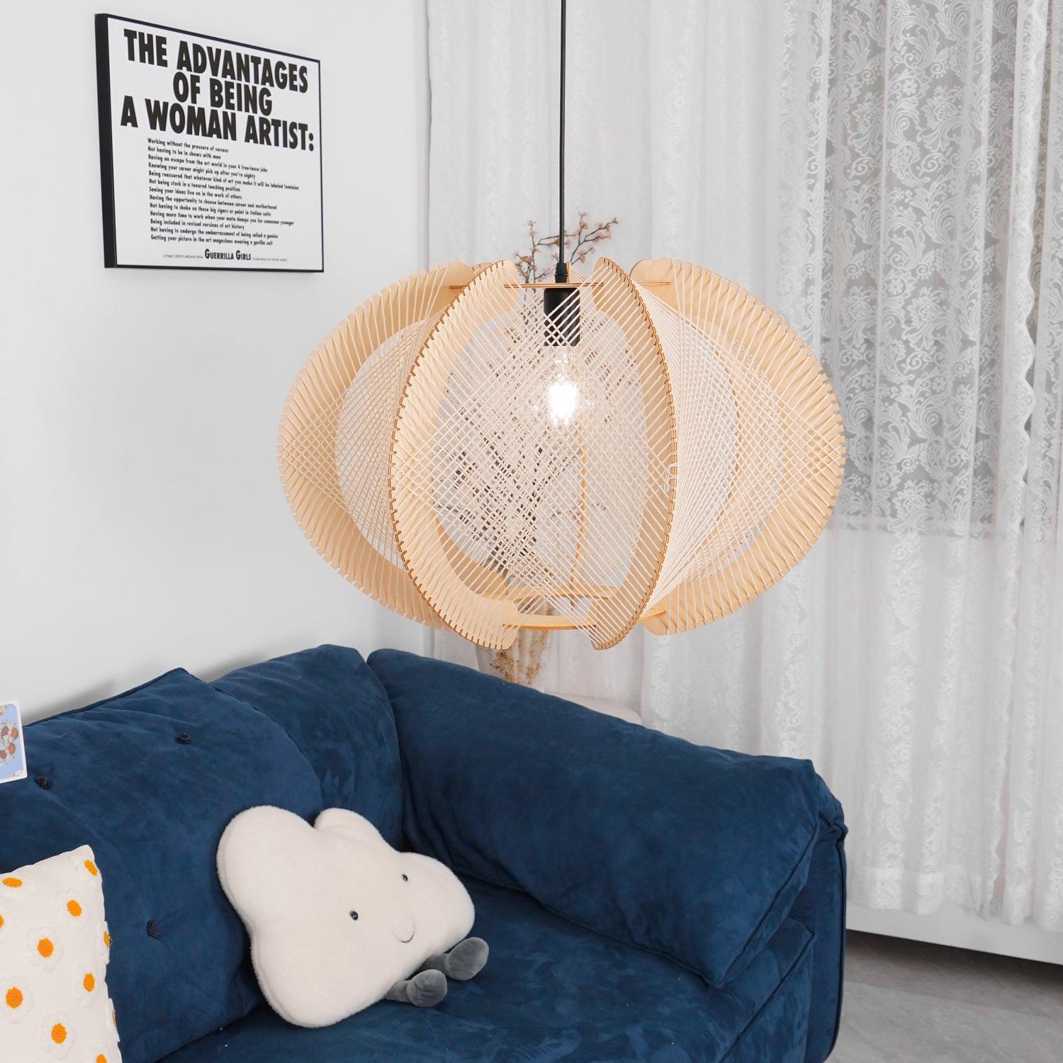 Novan Suspension avec abat-jour en tissu, structure en bois et détails en fil métallique - Neutralighting