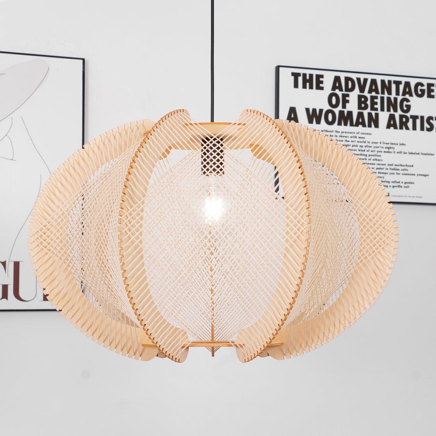 Novan Suspension avec abat-jour en tissu, structure en bois et détails en fil métallique - Neutralighting