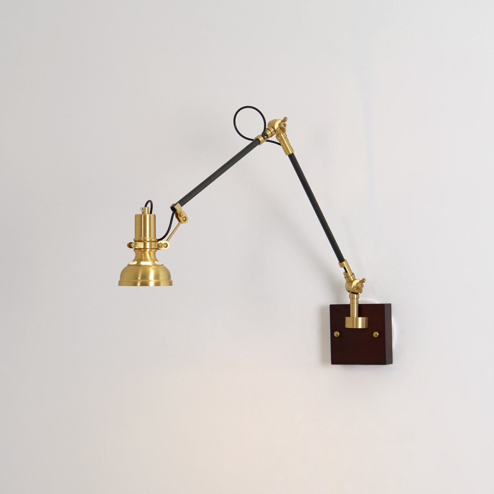 Kane Applique Murale Bras Pivotant Ajustable - Neutralighting