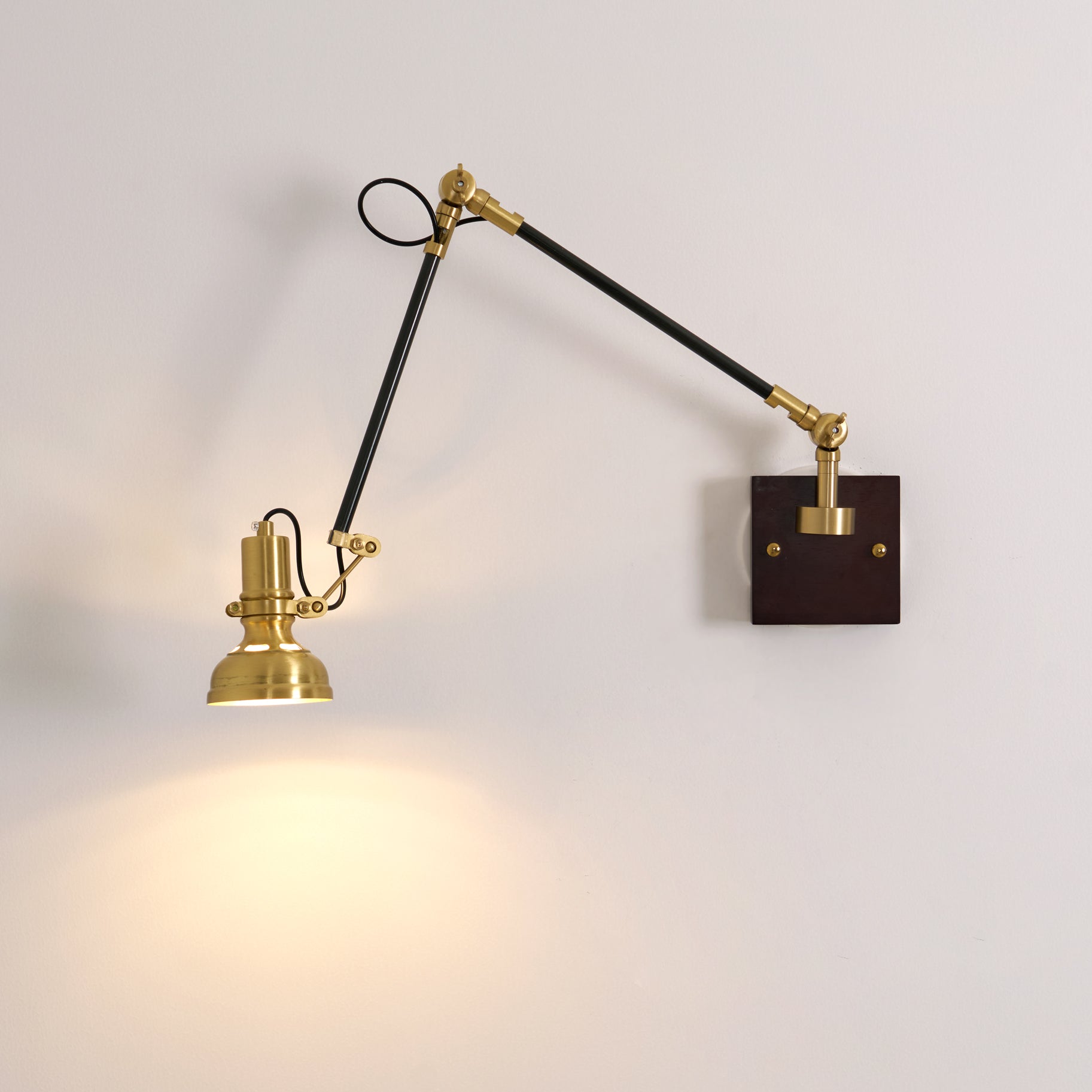 Kane Applique Murale Bras Pivotant Ajustable - Neutralighting