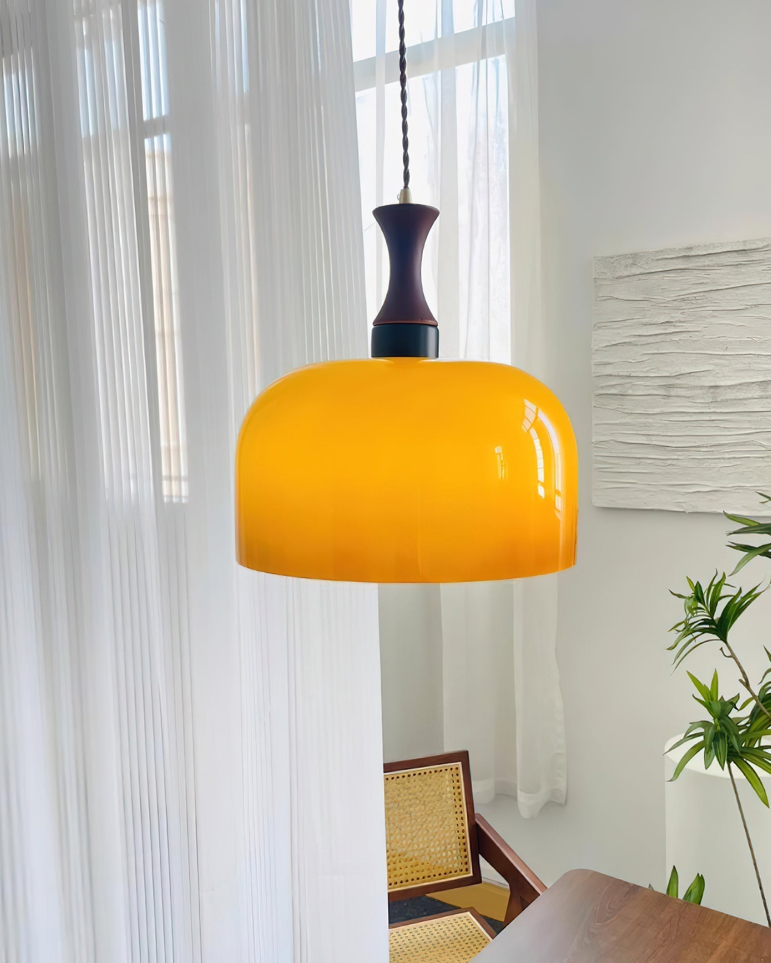 Lacey Suspension Lampe en Verre avec Dôme Ambre et Col en Bois - Neutralighting