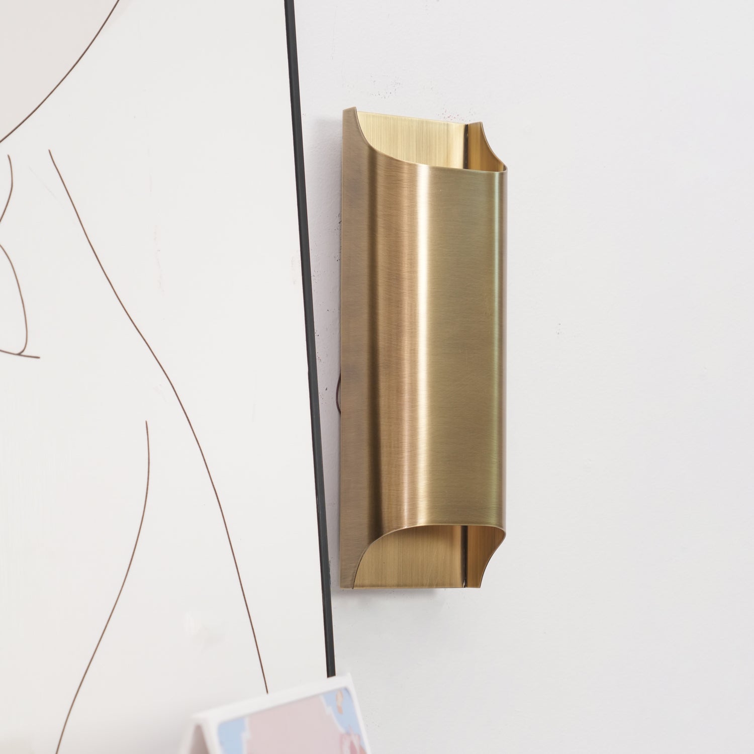 Hardy Applique Murale d'Art Nordic en Laiton - Neutralighting