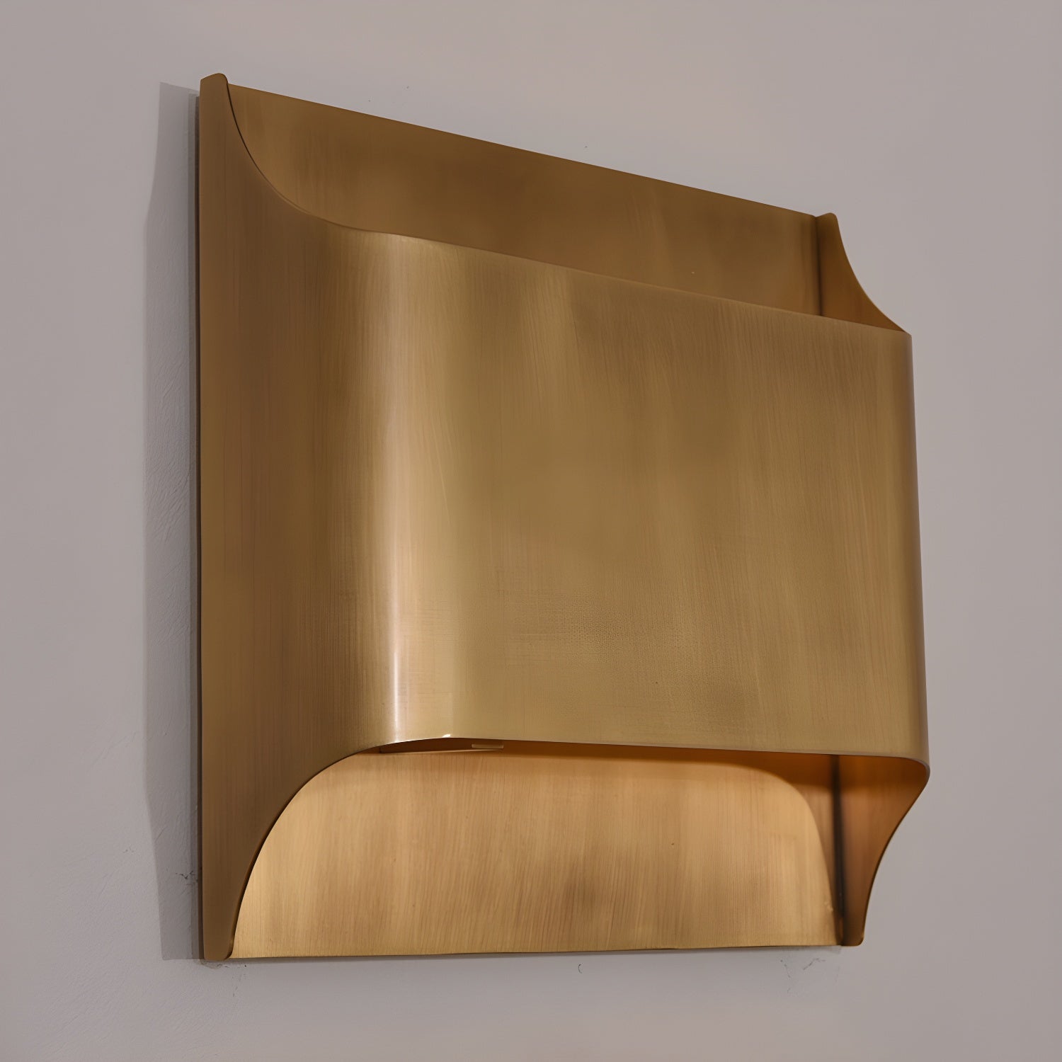 Hardy Applique Murale d'Art Nordic en Laiton - Neutralighting
