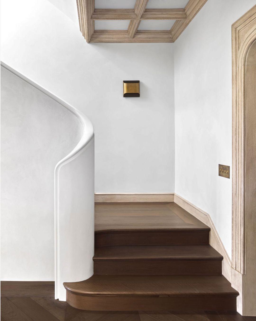 Hardy Applique Murale d'Art Nordic en Laiton - Neutralighting