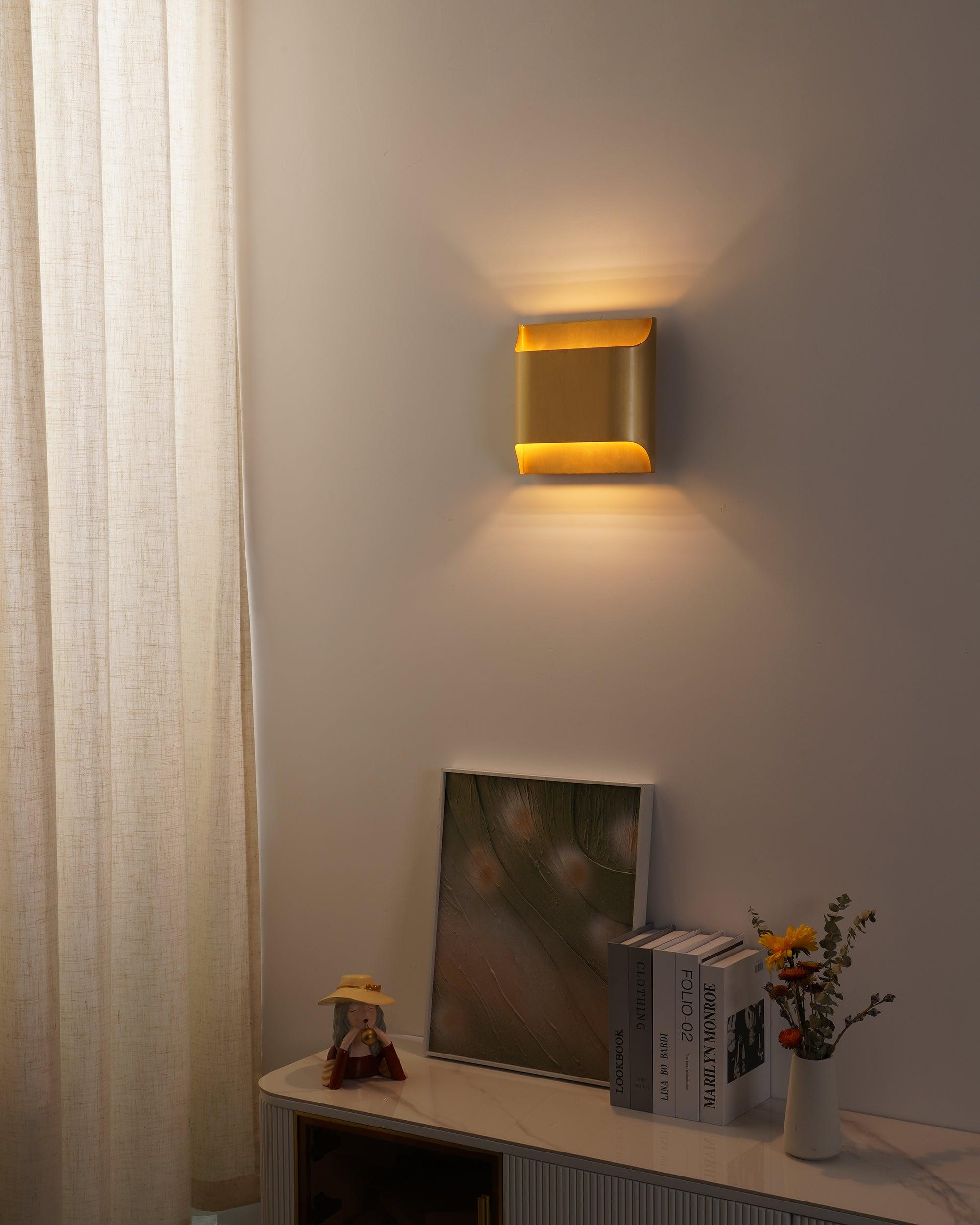 Hardy Applique Murale d'Art Nordic en Laiton - Neutralighting