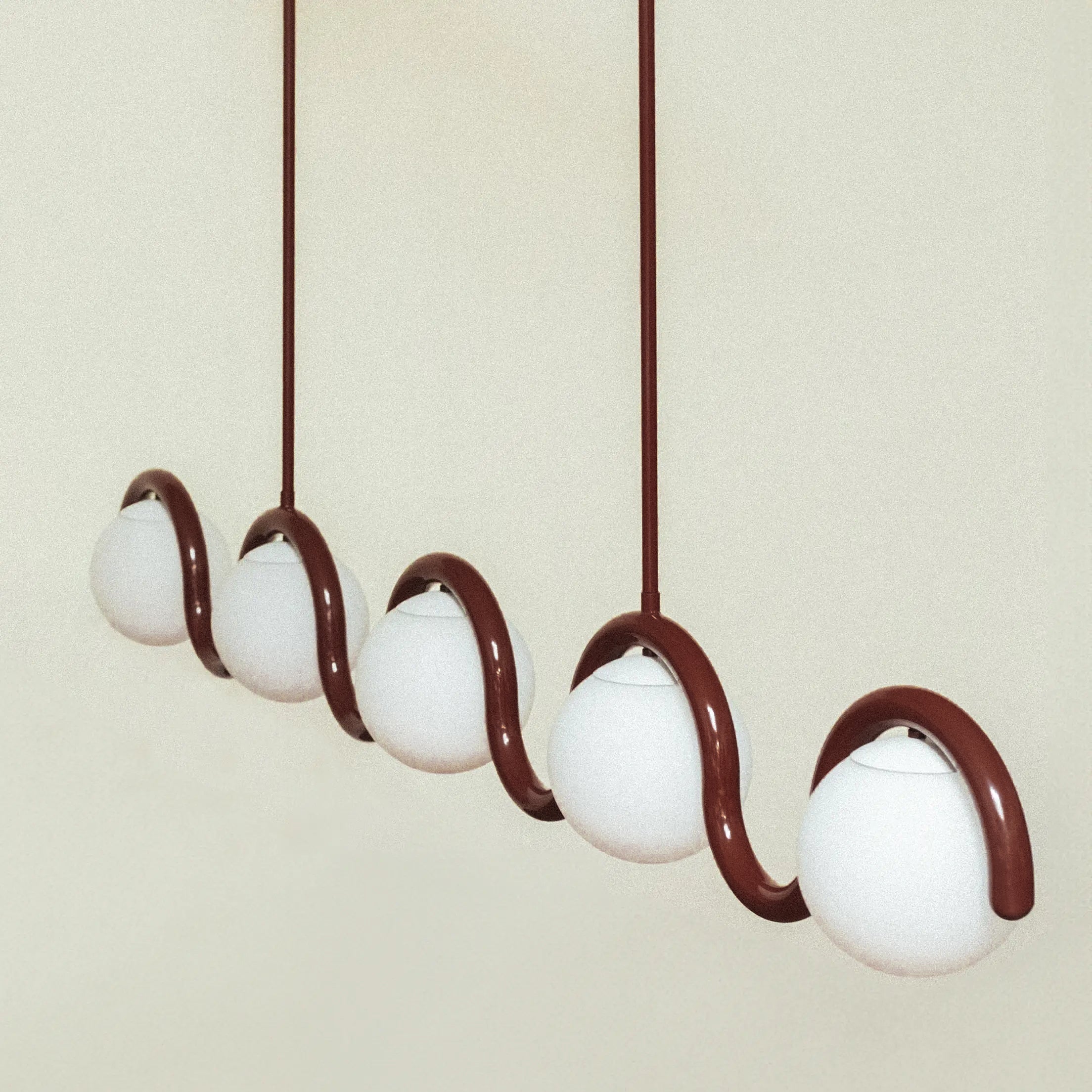 Uveta Lustre Linéaire Rouge & Argenté