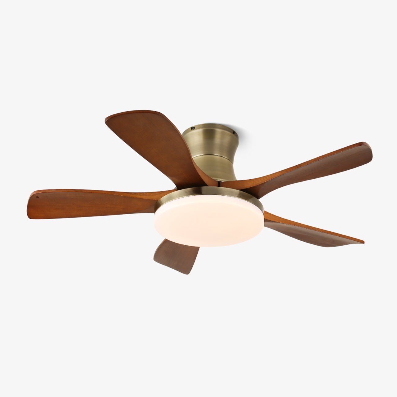 Ventilateur de plafond luminaire Brevo avec pales en bois et LED intégrée, présenté dans un espace de vie moderne.