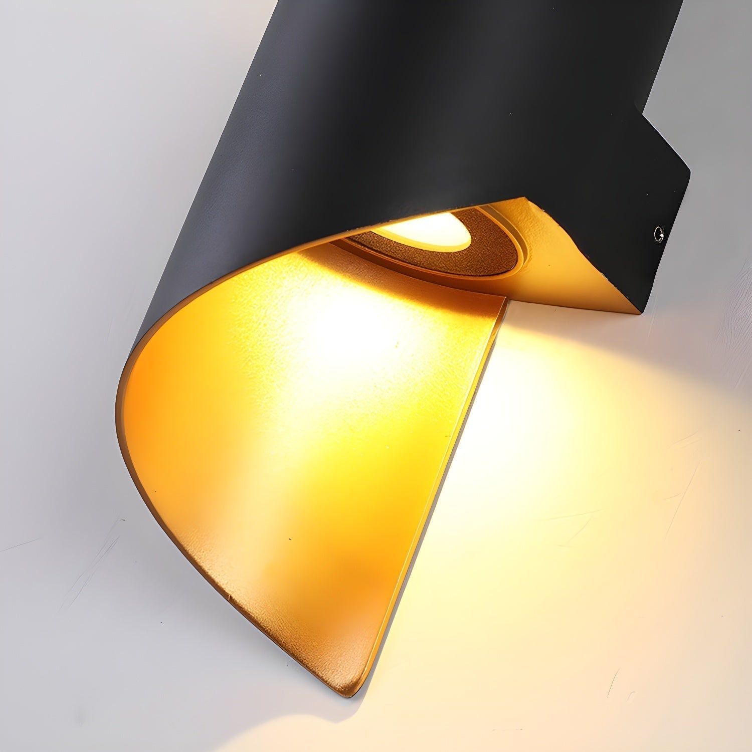 Warrior Modern Minimalist Wall Lamp - Neutralighting
