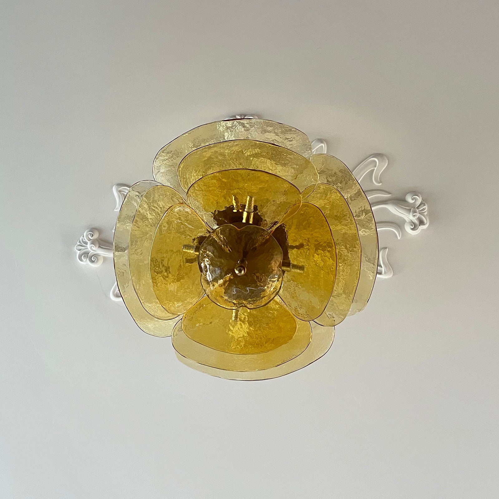 Lotus Lustre Contemporain en Verre à Feuilles Superposées - Neutralighting