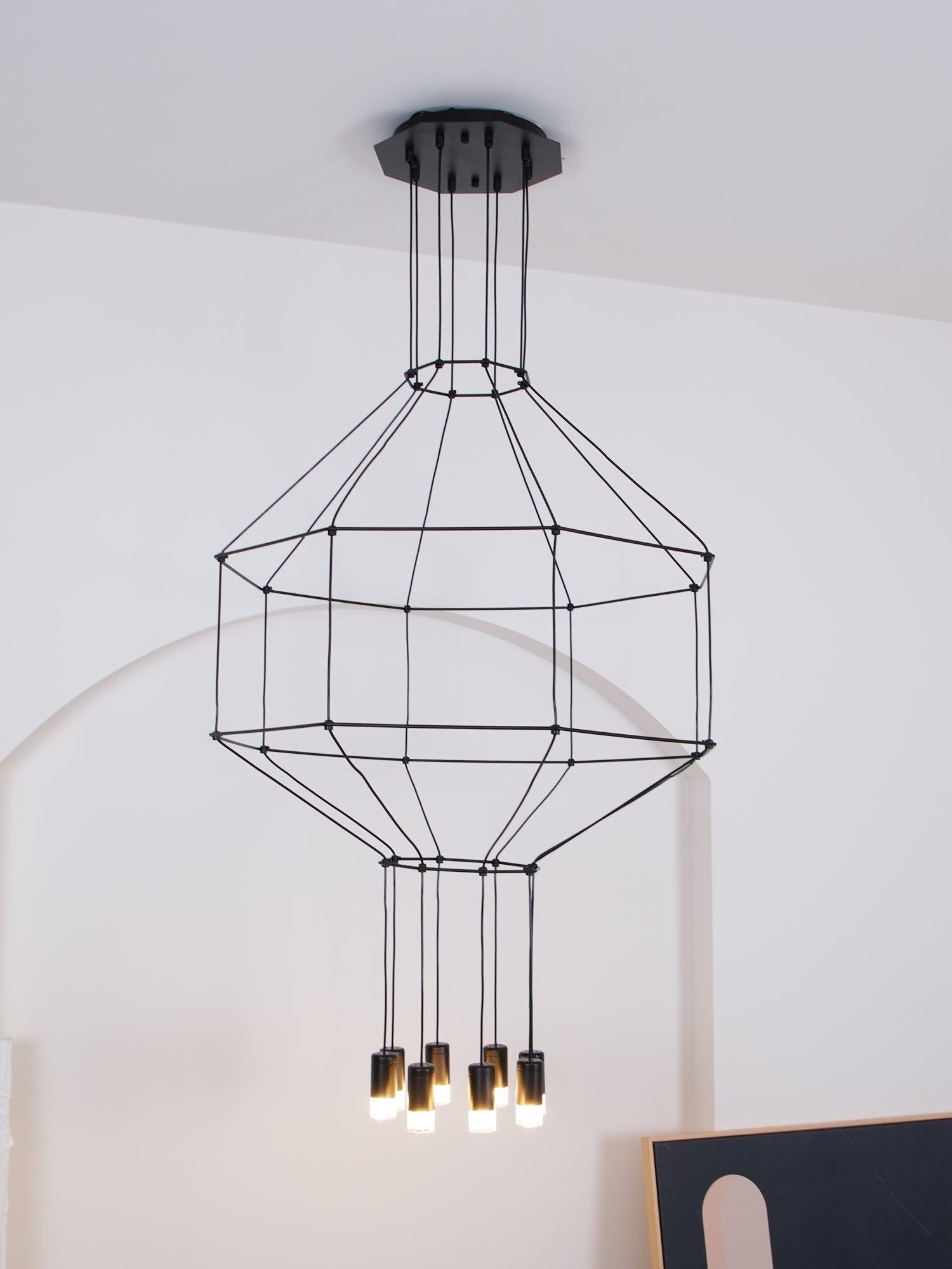 Lustra Chandelier Lignes Noir Structure Métallique LED - Neutralighting