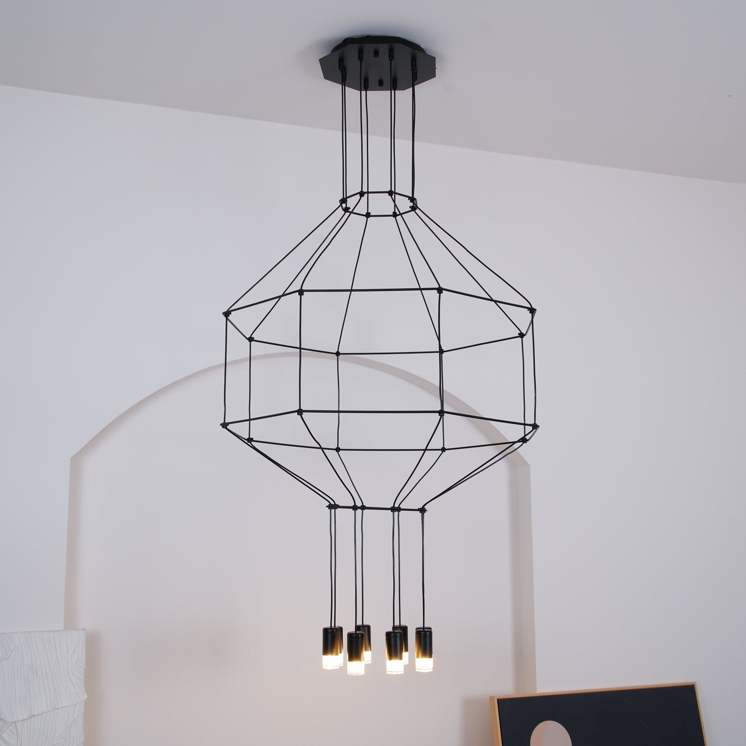 Lustra Chandelier Lignes Noir Structure Métallique LED - Neutralighting