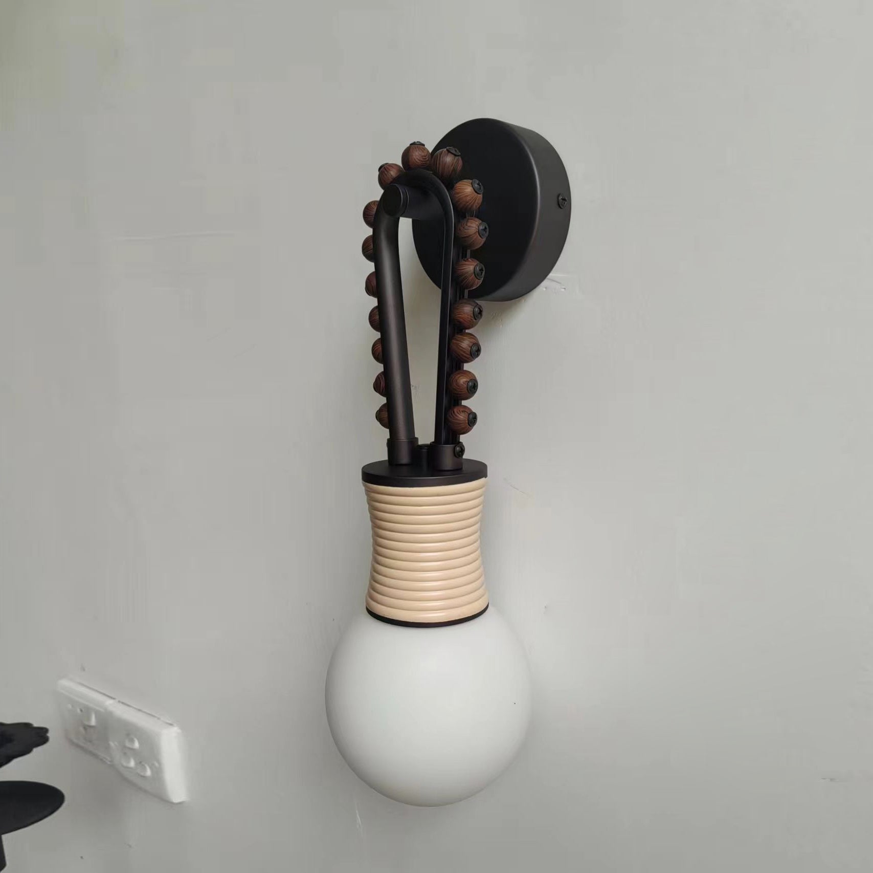 Sytala Applique Murale En Verre De Noyer De Qualité Supérieure - Neutralighting